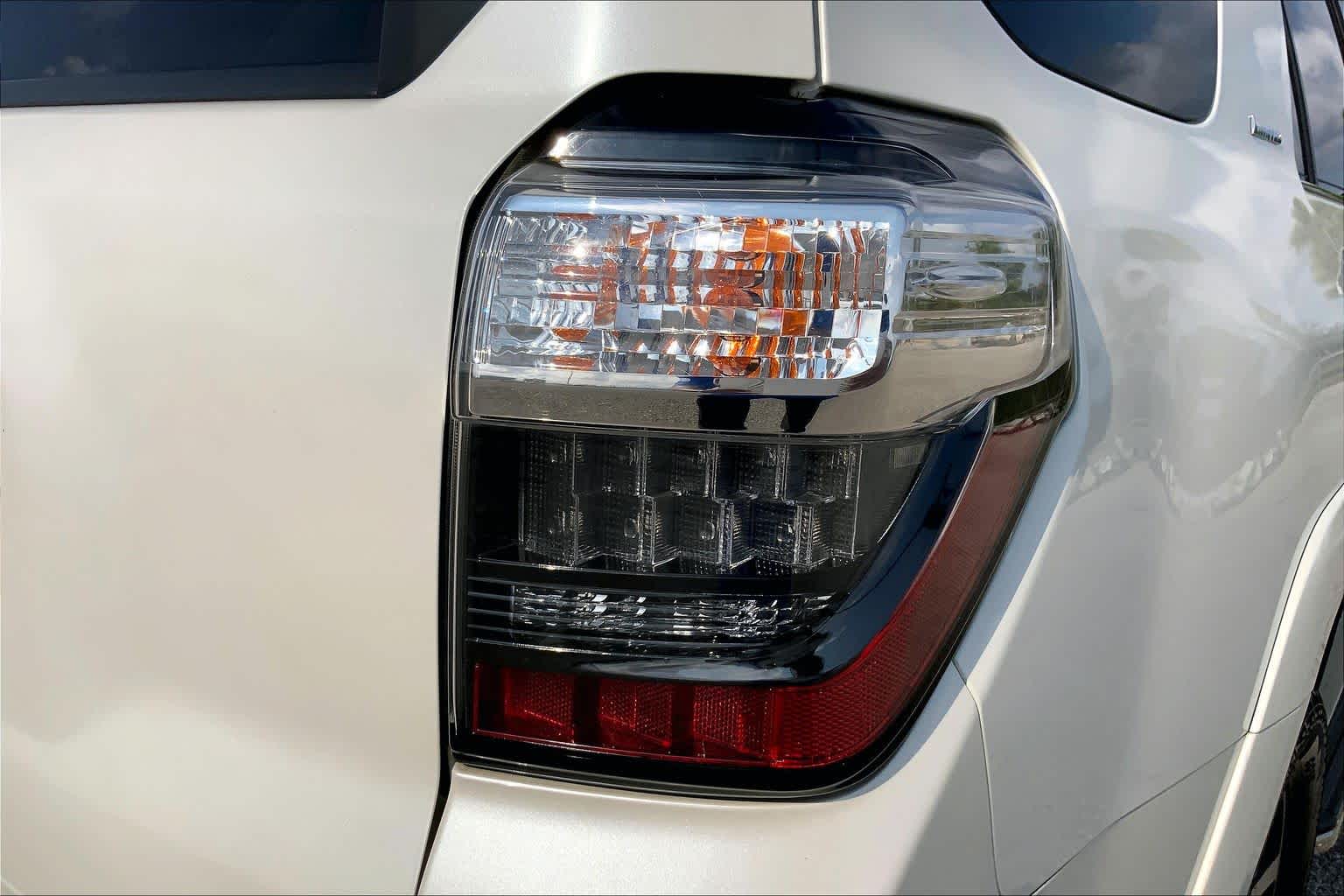 2018 Toyota 4Runner Limited Blizzard Pearl at Beck & Masten Kia