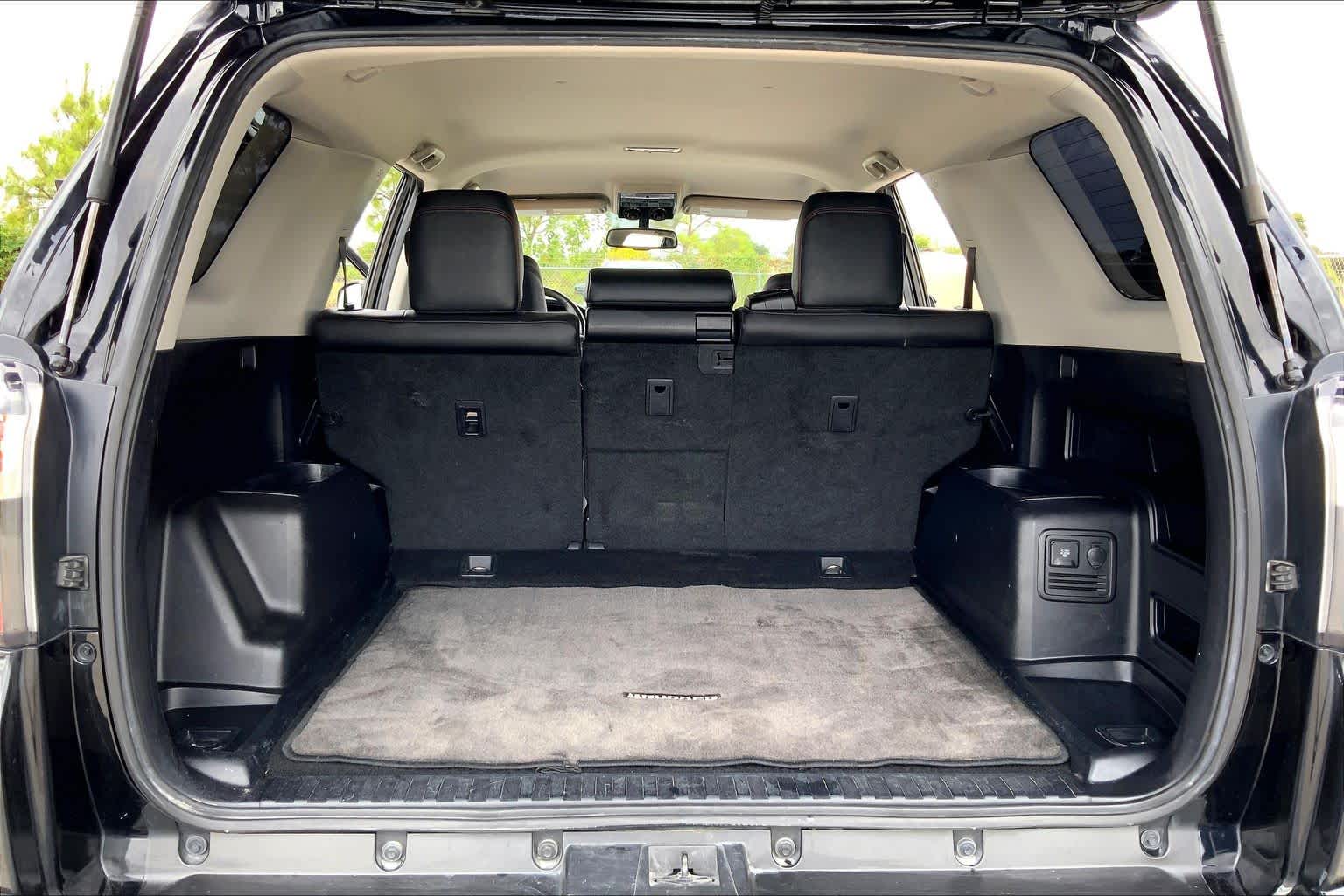 2019 Toyota 4Runner photo 33 of 35