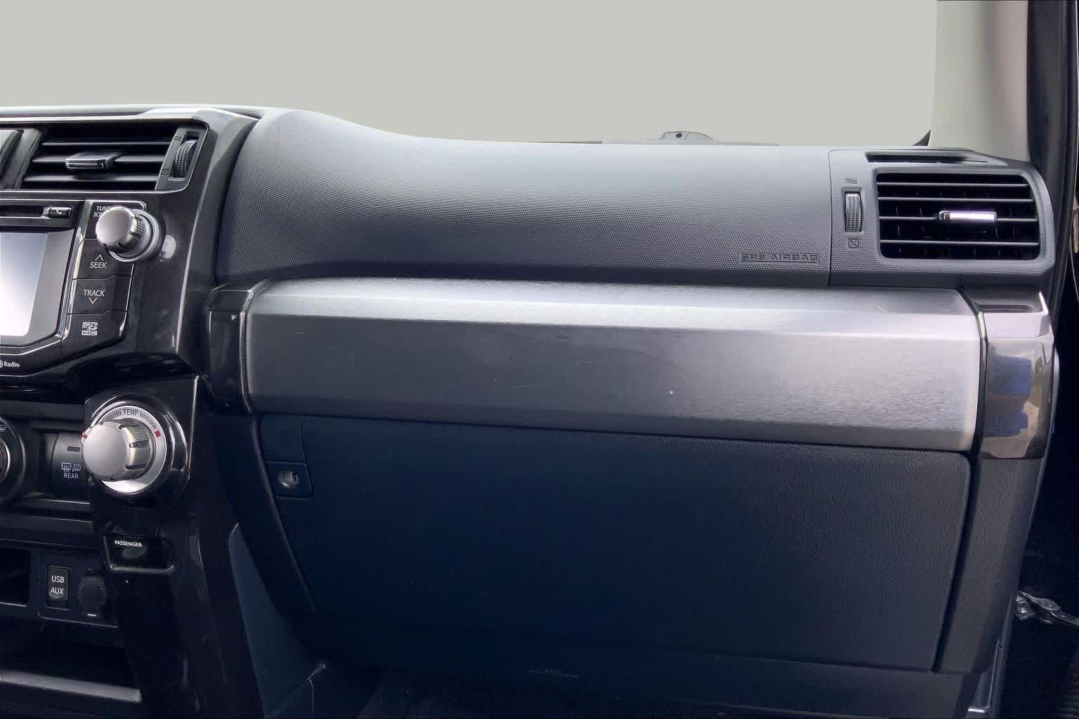 2019 Toyota 4Runner photo 18 of 35