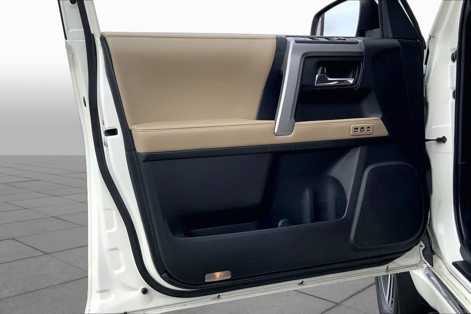 2018 Toyota 4Runner photo 21 of 36