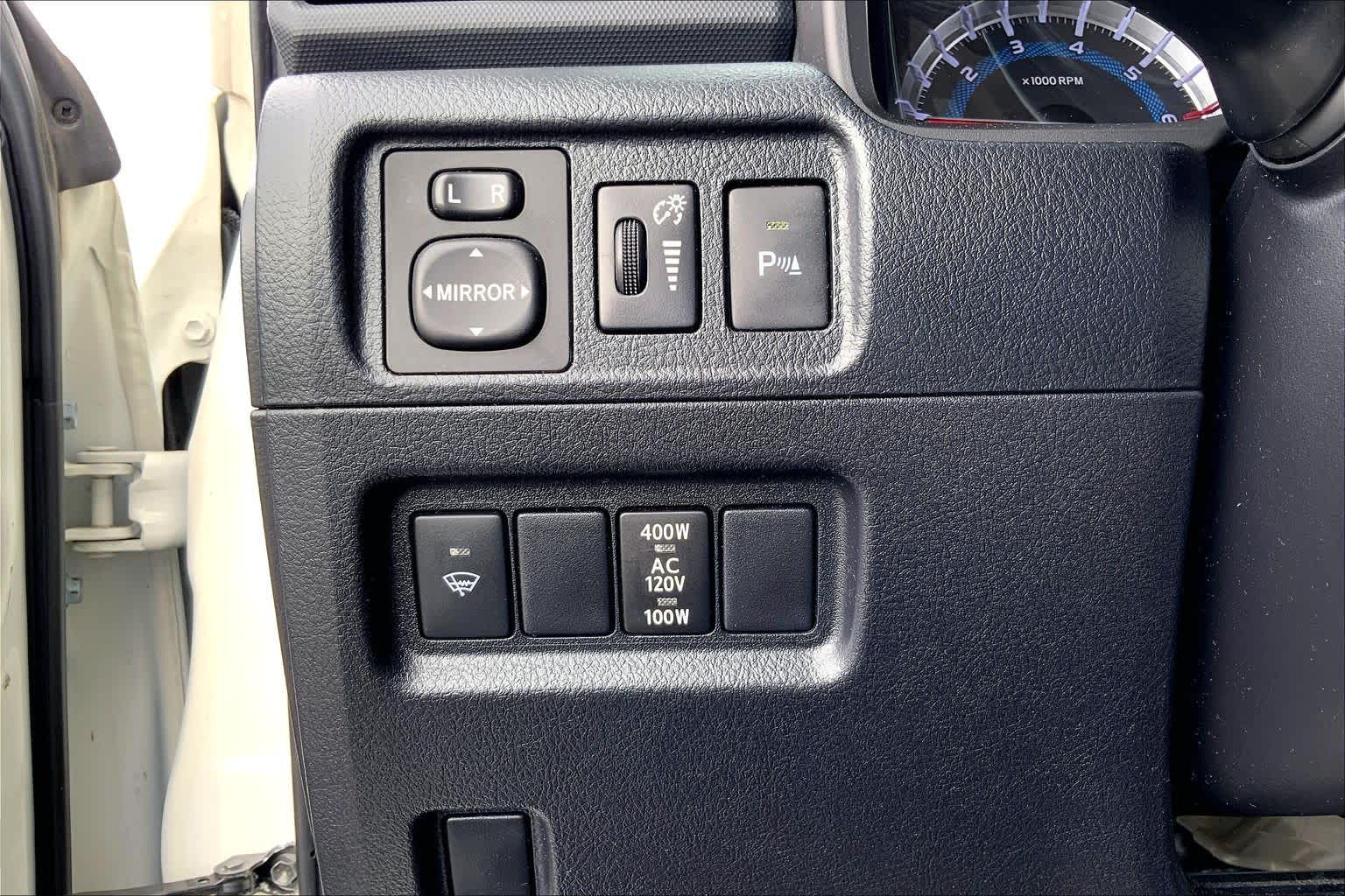 2018 Toyota 4Runner photo 33 of 36