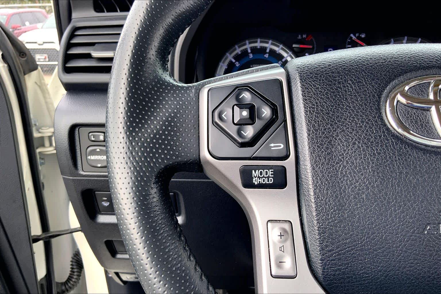 2018 Toyota 4Runner photo 23 of 36