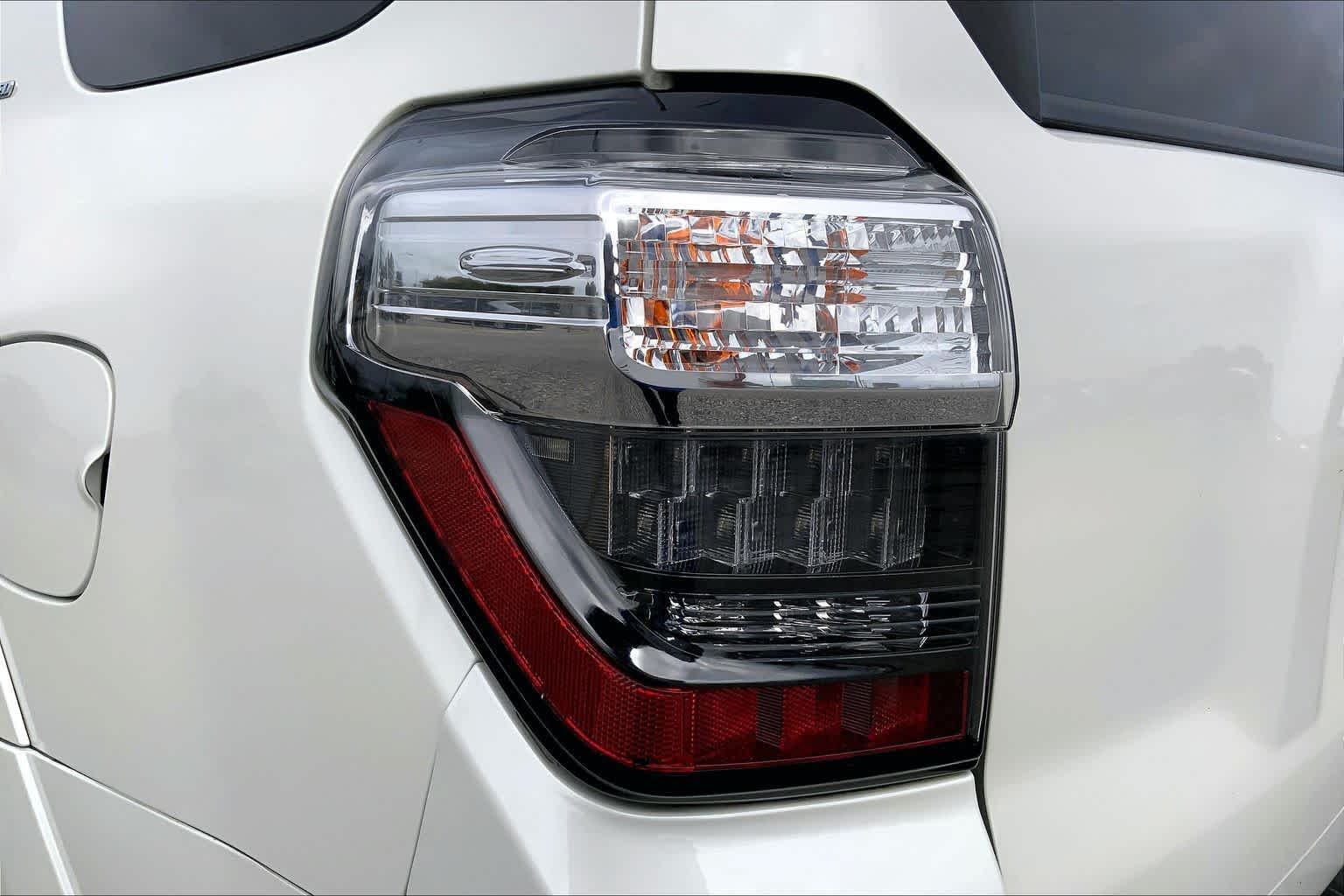2018 Toyota 4Runner photo 28 of 36