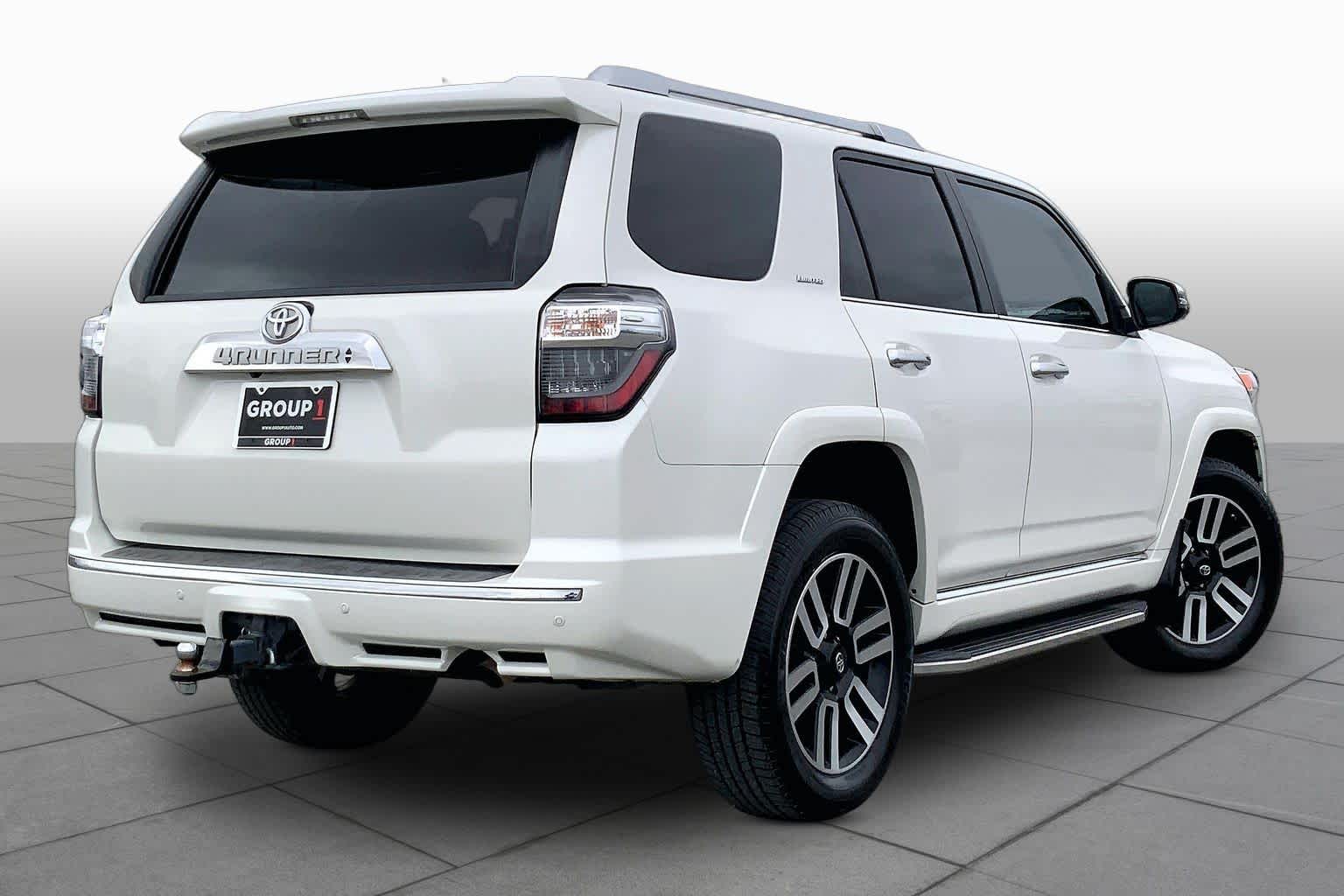 2018 Toyota 4Runner photo 13 of 36