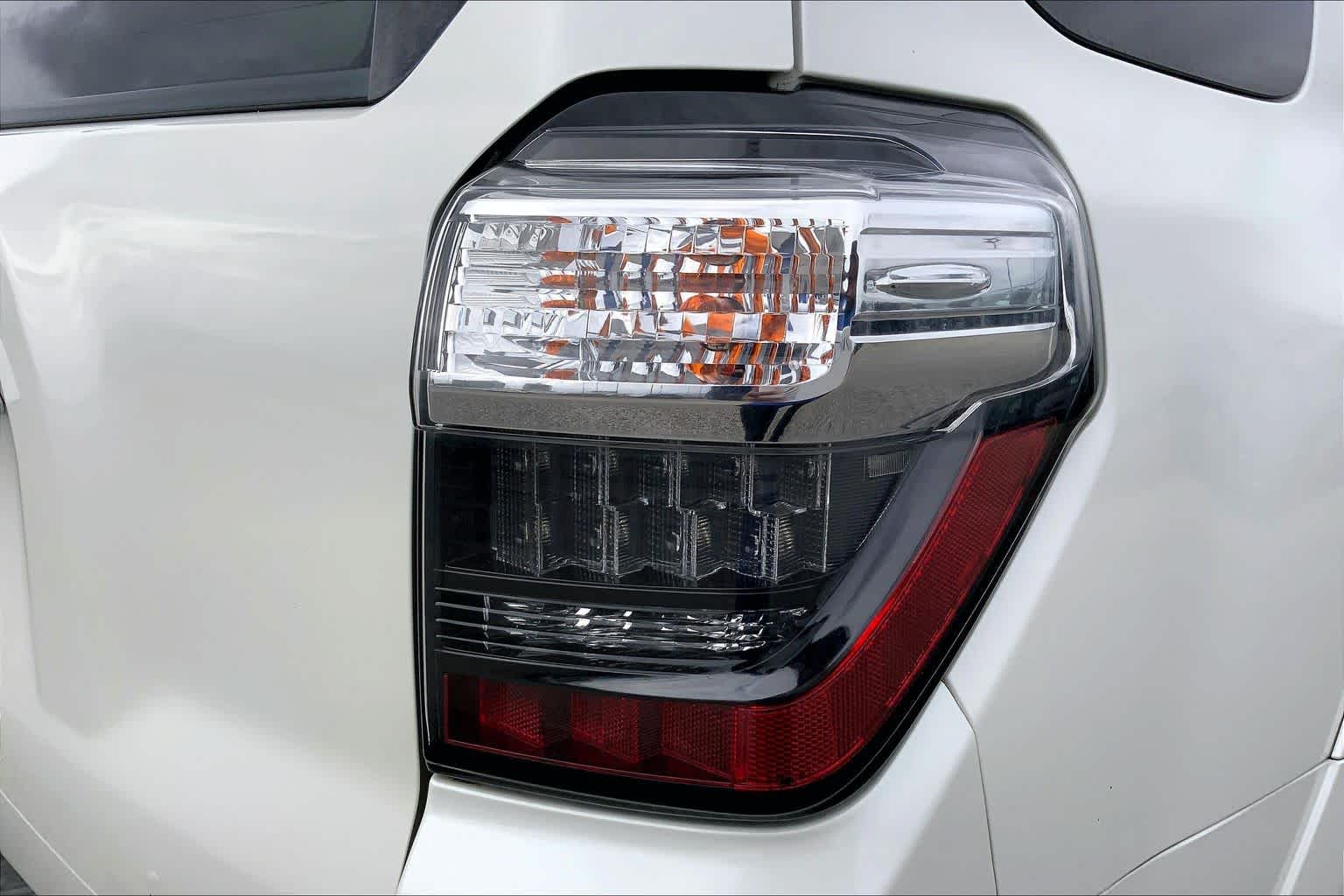 2018 Toyota 4Runner photo 10 of 36