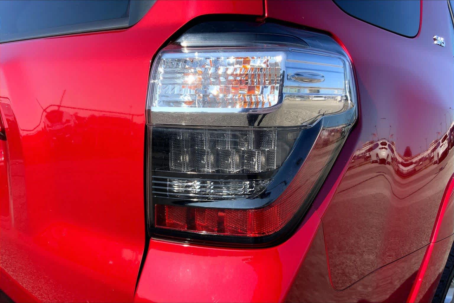2021 Toyota 4Runner photo 10 of 36