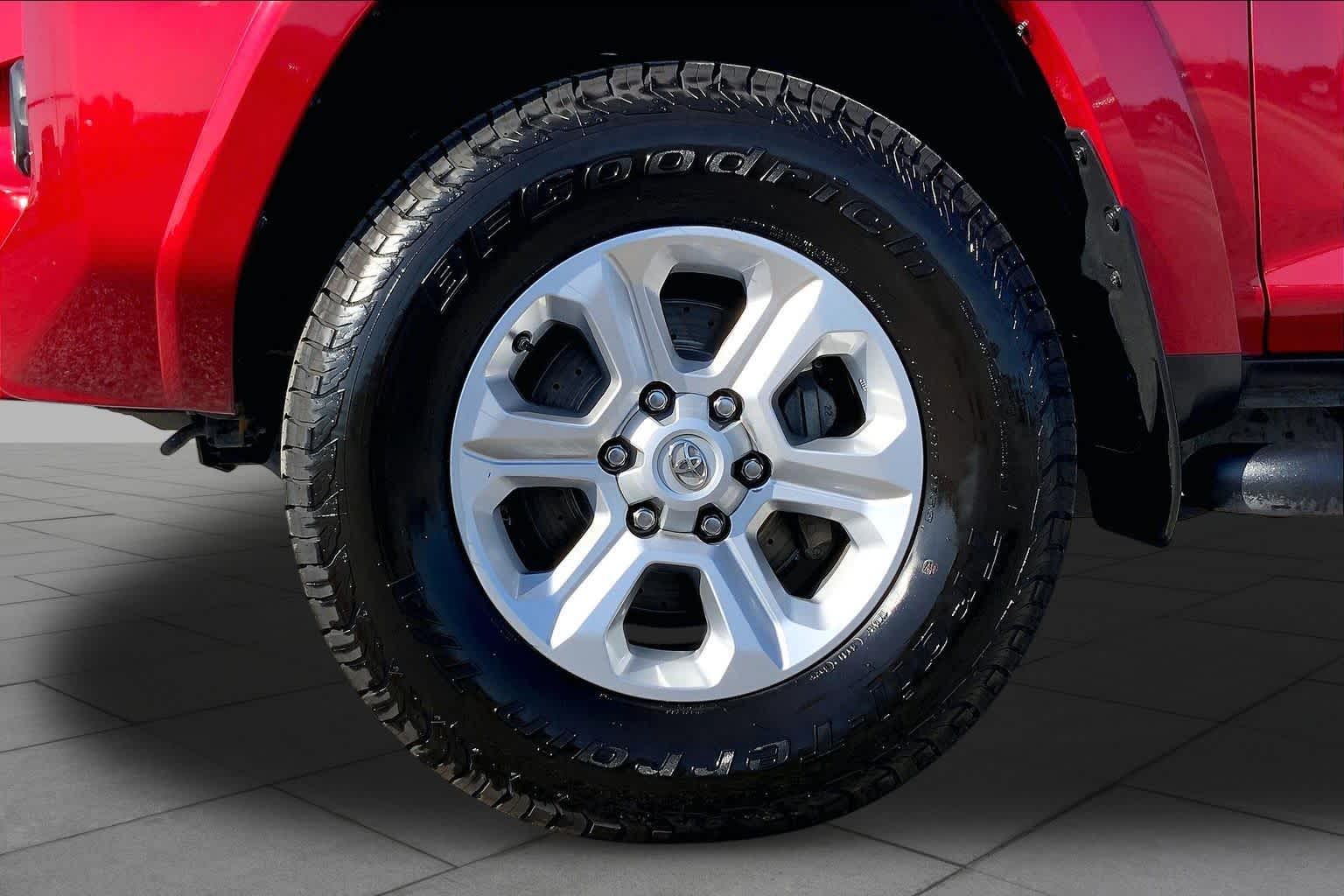 2021 Toyota 4Runner photo 11 of 36