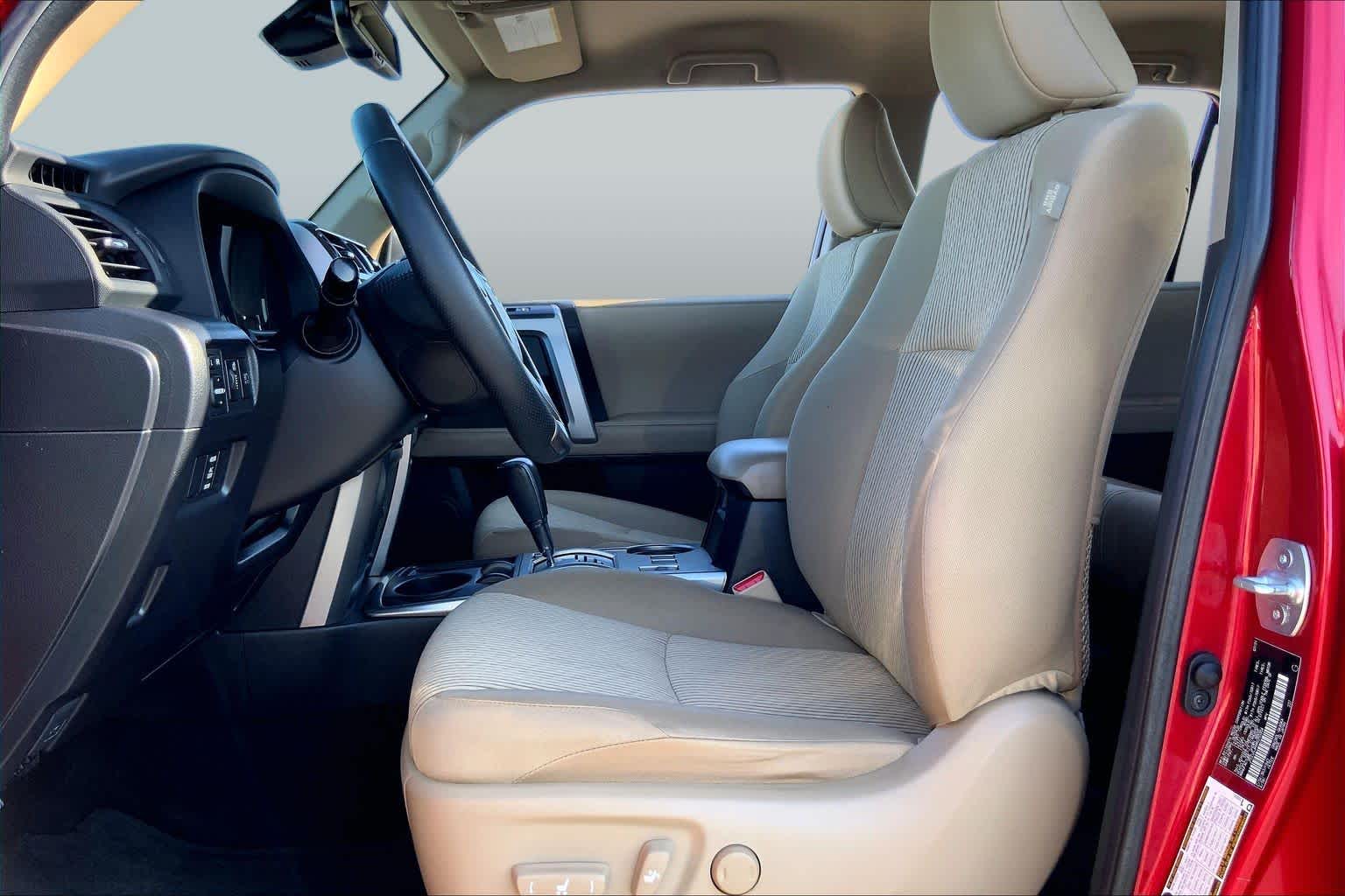 2021 Toyota 4Runner photo 8 of 36