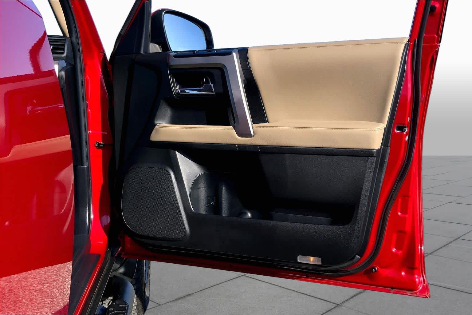 2021 Toyota 4Runner photo 22 of 36