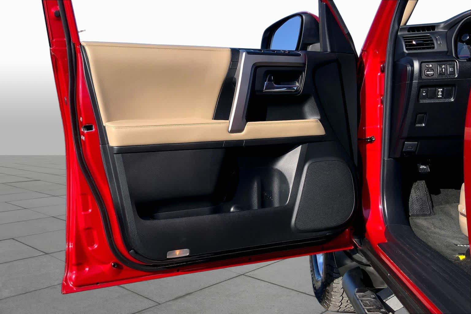 2021 Toyota 4Runner photo 21 of 36
