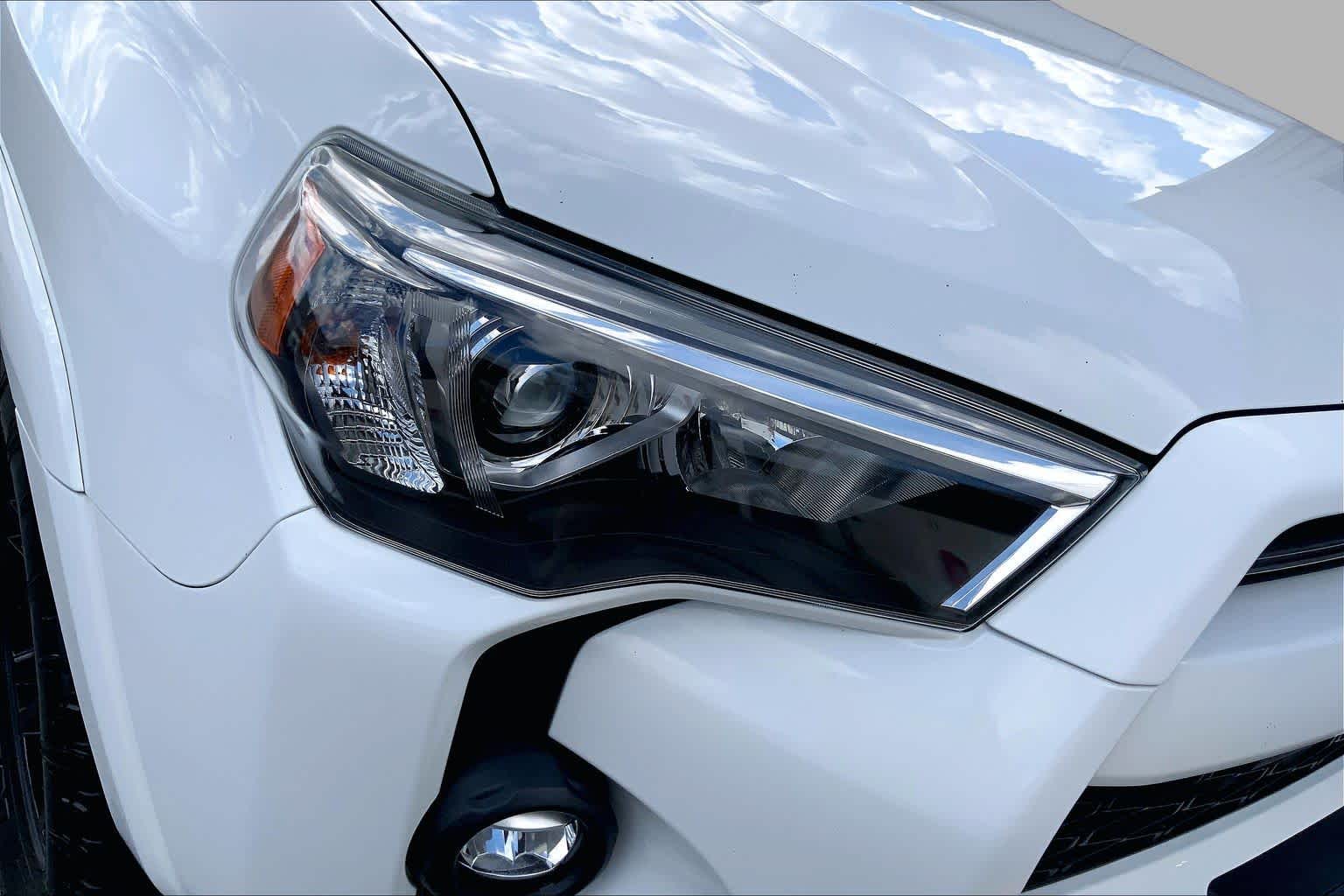 2021 Toyota 4Runner photo 28 of 34