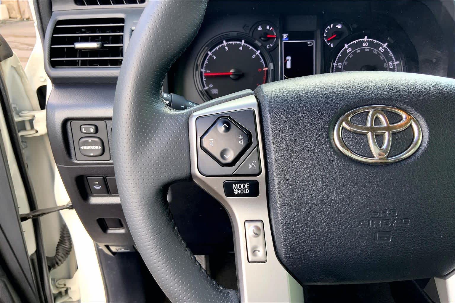 2021 Toyota 4Runner photo 24 of 34