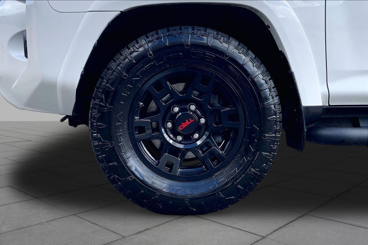 2021 Toyota 4Runner photo 11 of 34