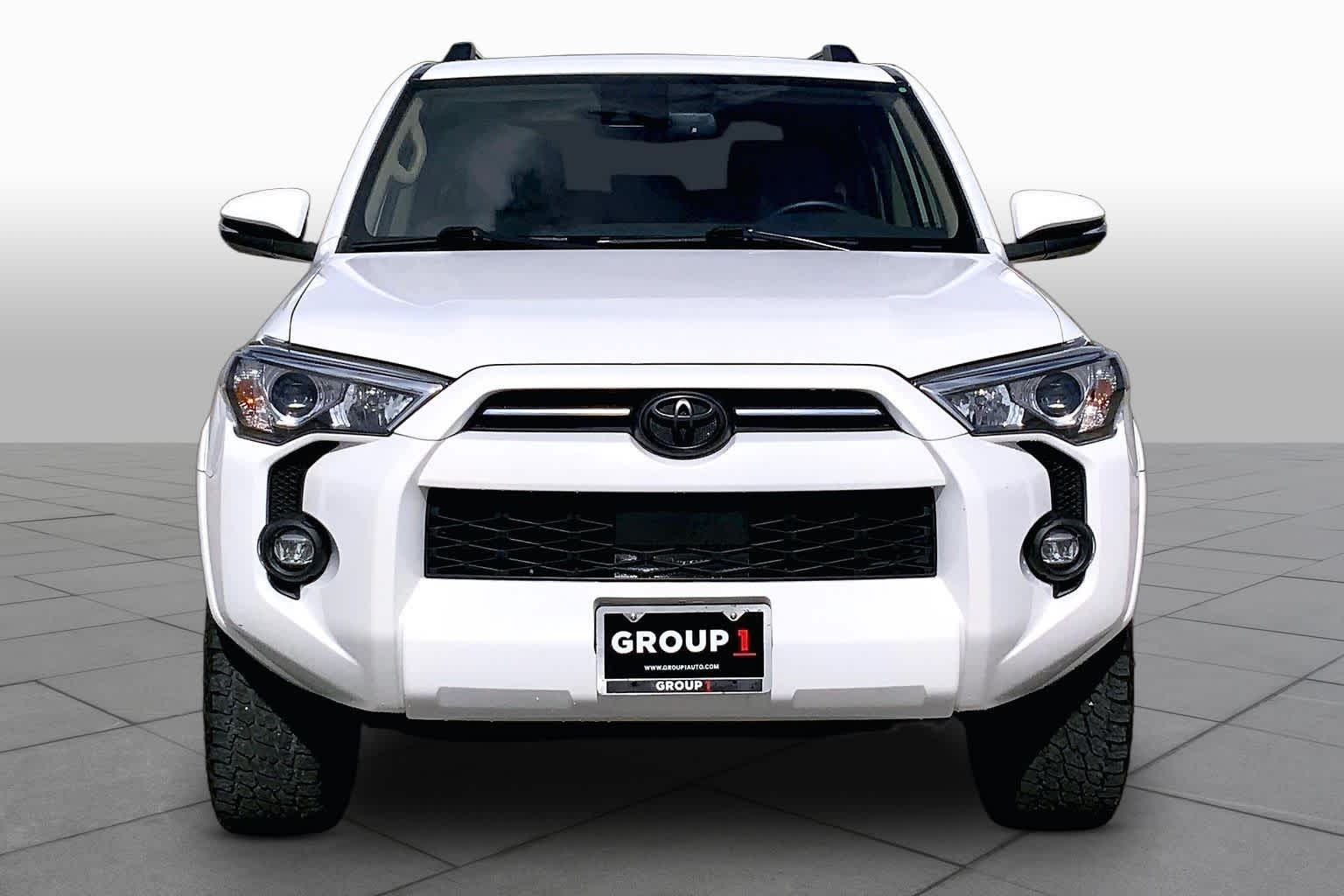 2021 Toyota 4Runner photo 4 of 36