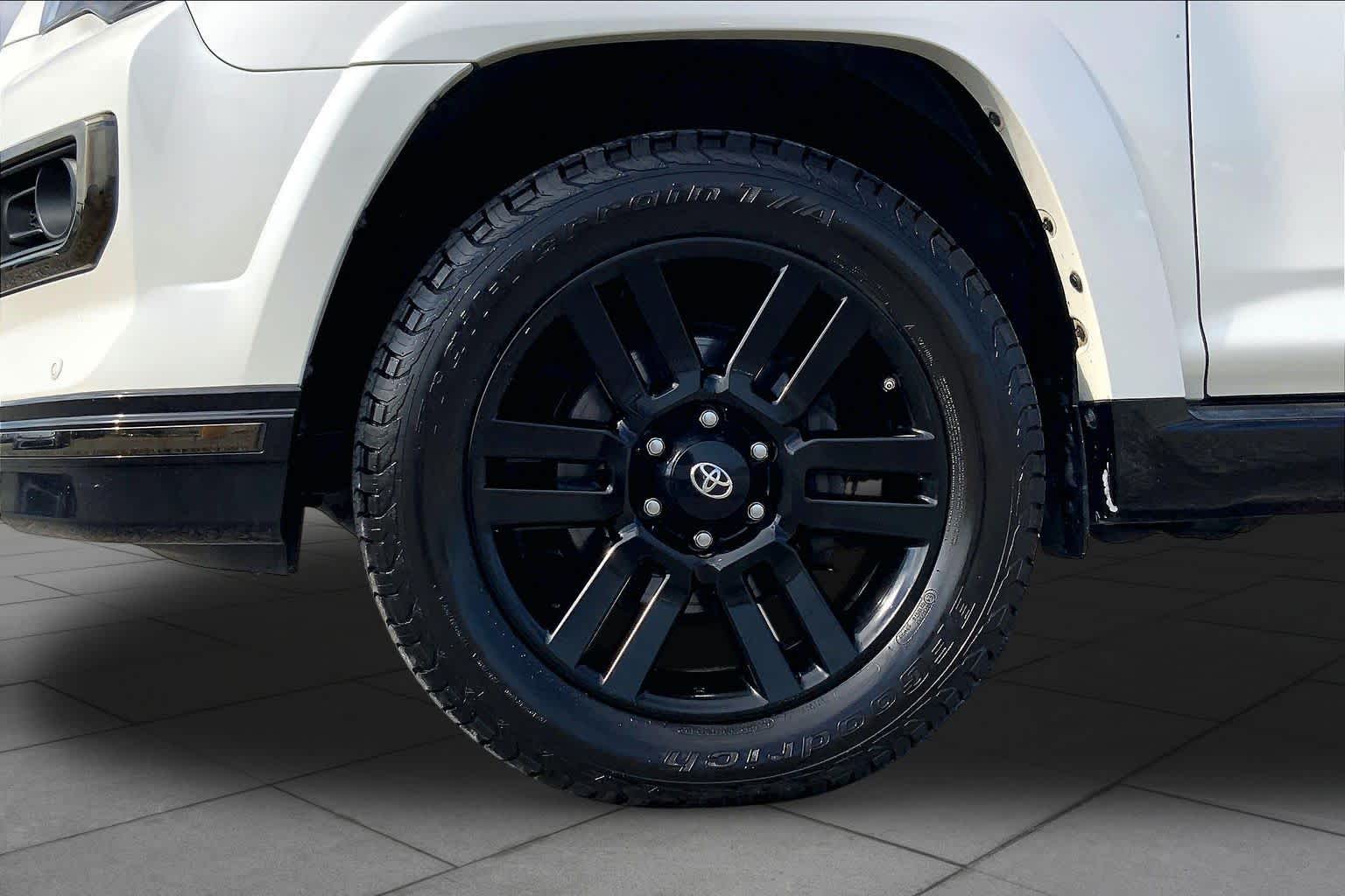 2021 Toyota 4Runner photo 11 of 36