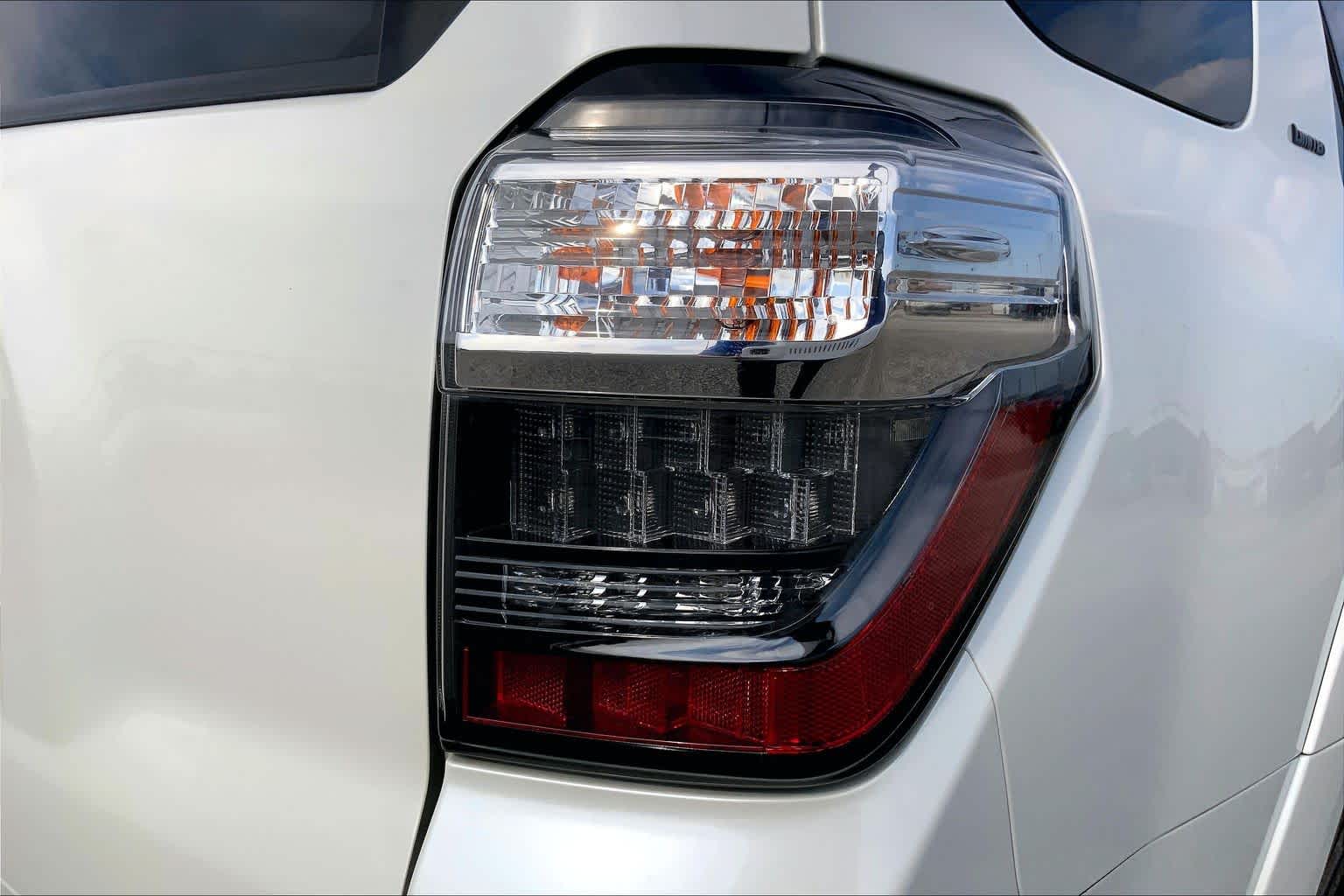 2021 Toyota 4Runner photo 10 of 36