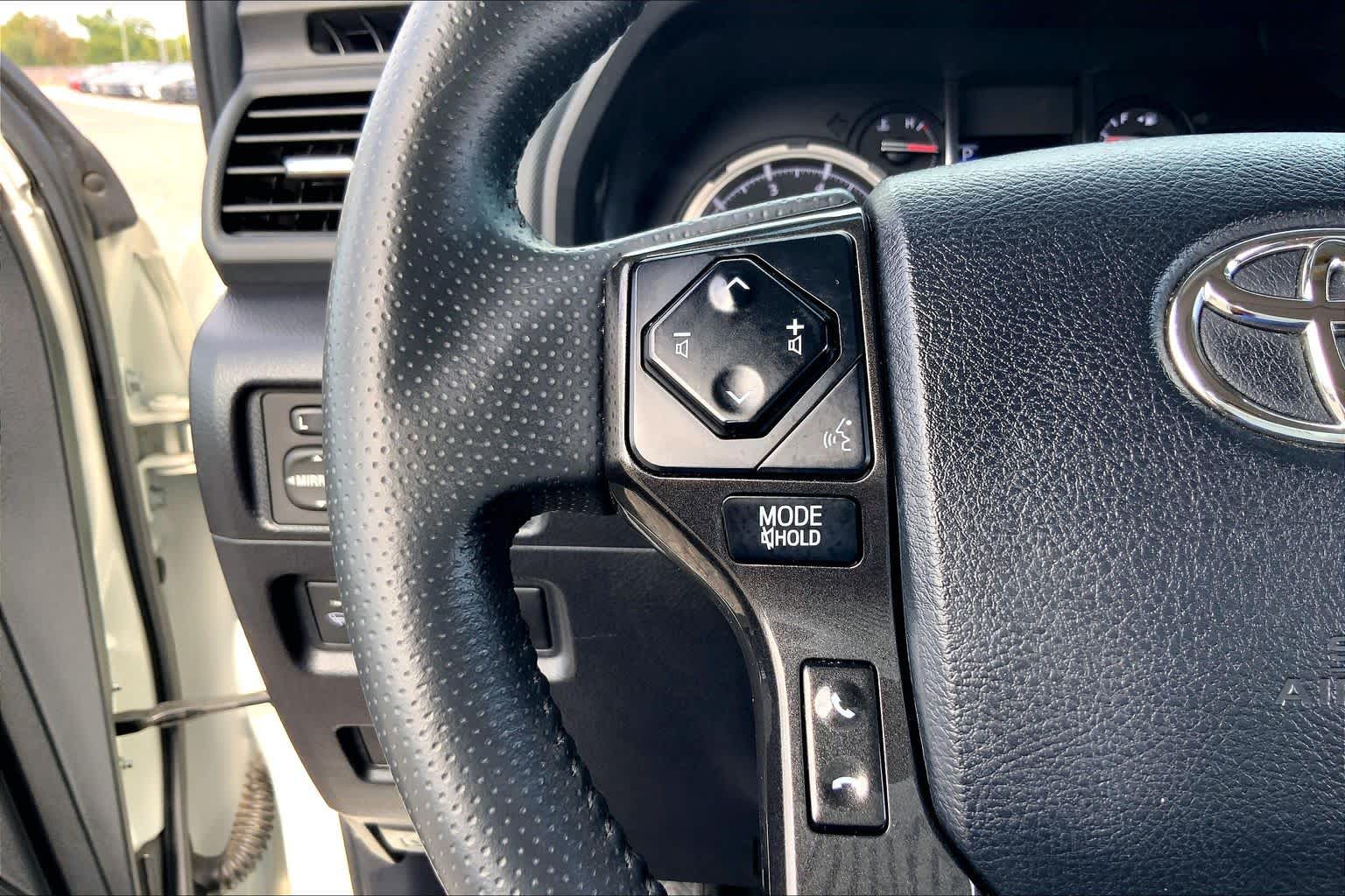 2021 Toyota 4Runner photo 23 of 36