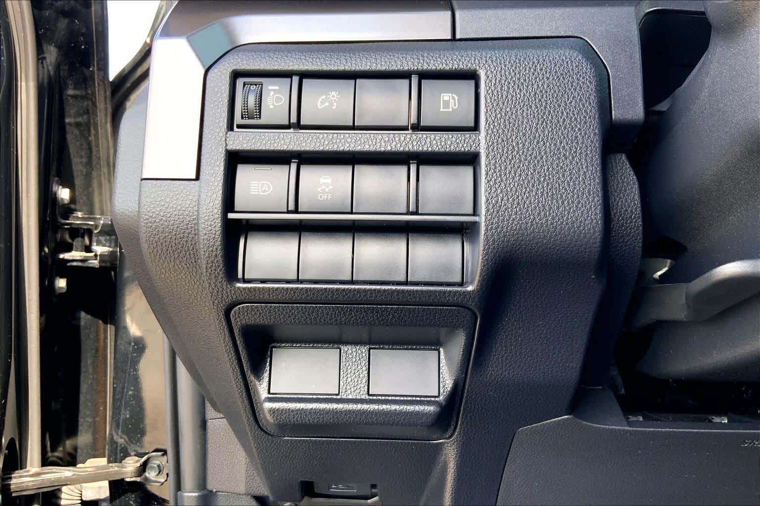 2025 Toyota 4Runner photo 33 of 36