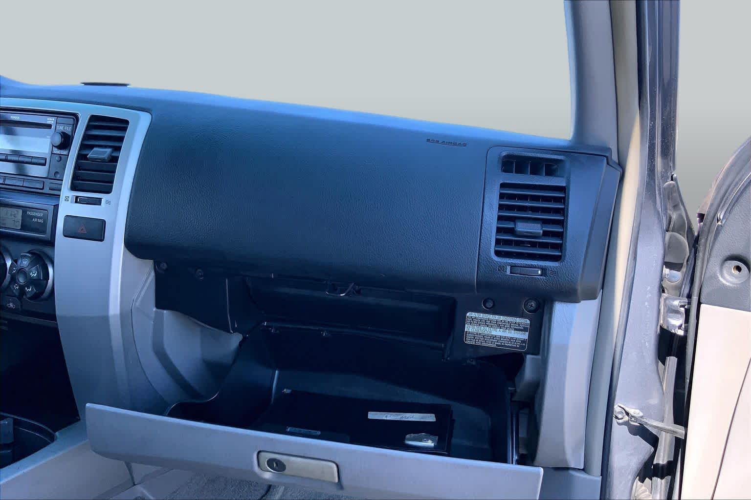 2008 Toyota 4Runner photo 17 of 33