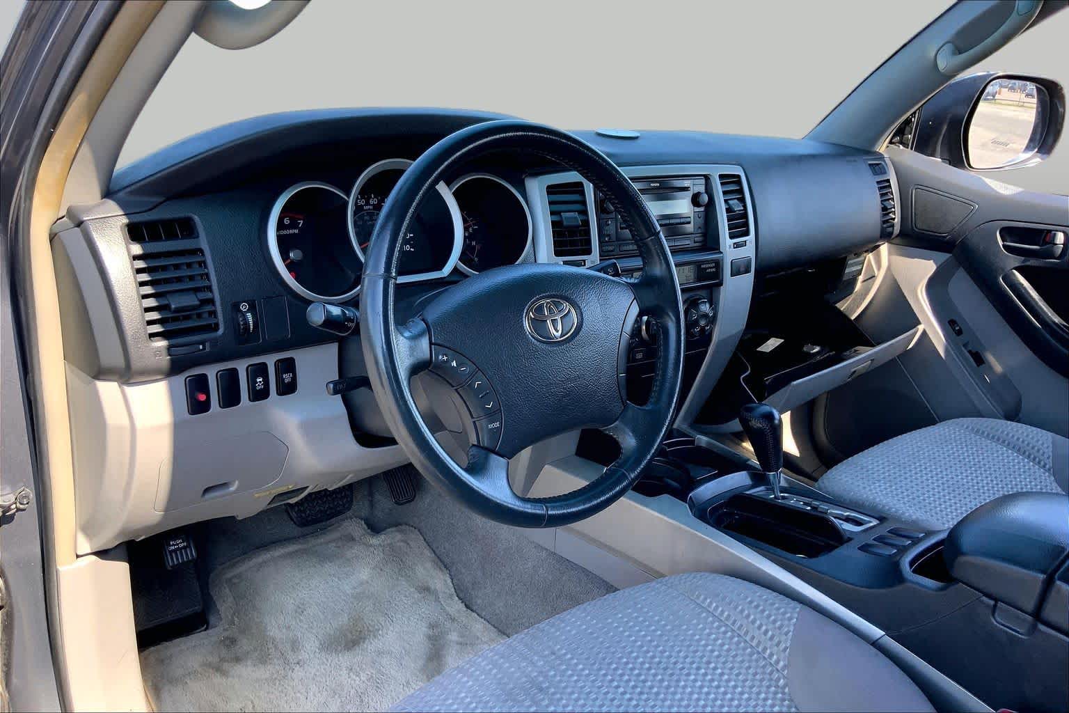 2008 Toyota 4Runner photo 16 of 33