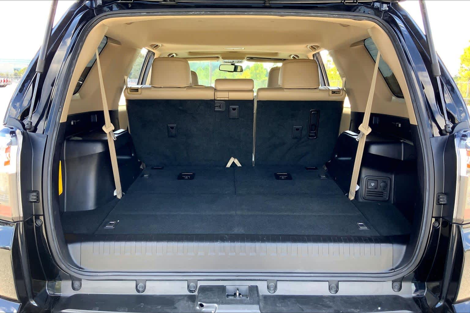 2018 Toyota 4Runner photo 33 of 35