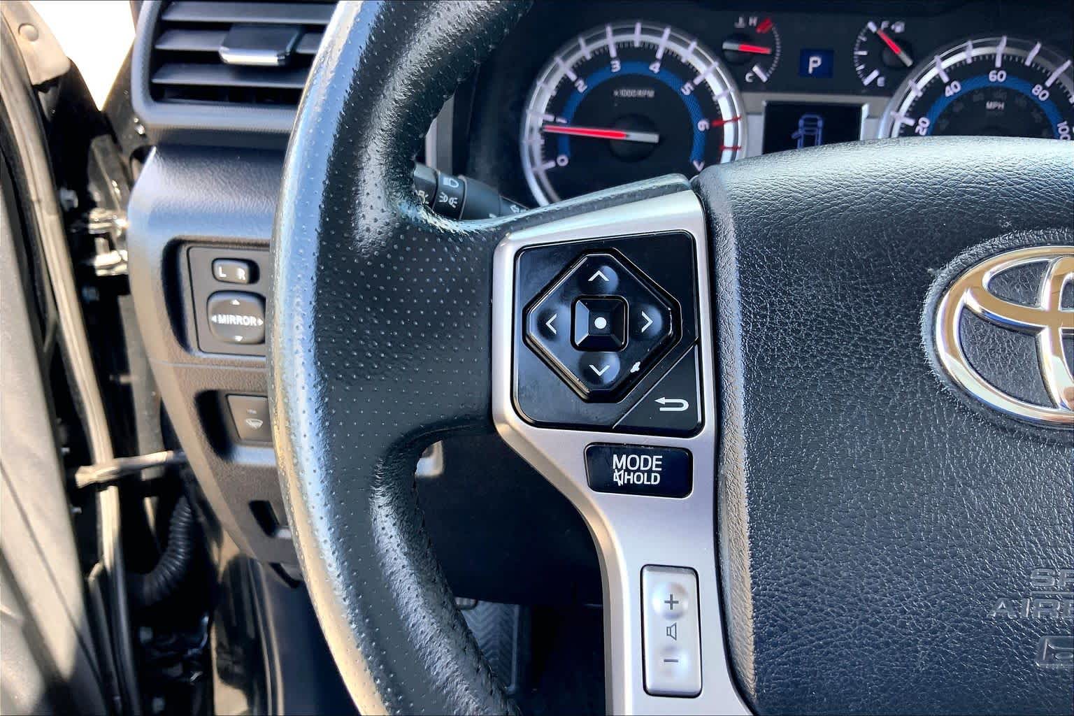 2018 Toyota 4Runner photo 23 of 35