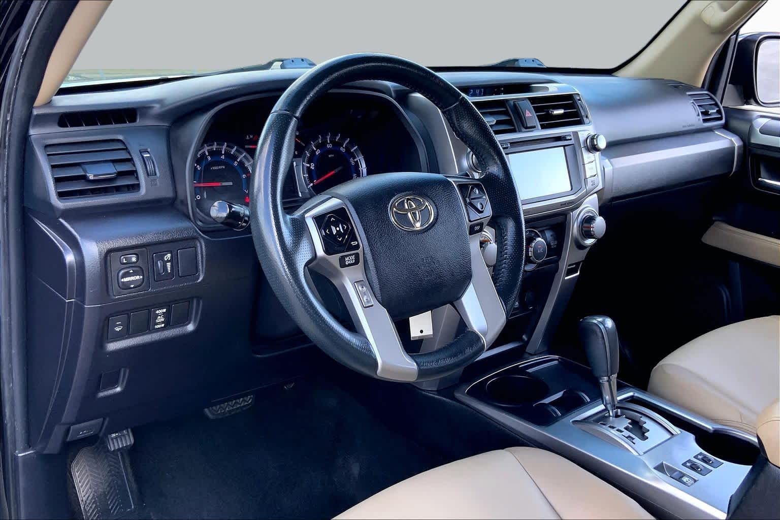 2018 Toyota 4Runner photo 17 of 35