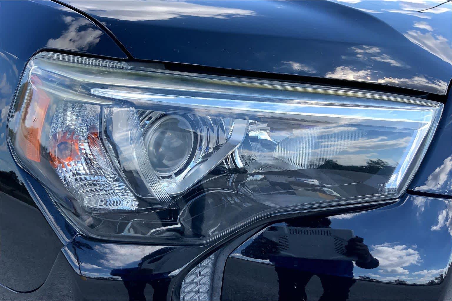 2018 Toyota 4Runner photo 27 of 35