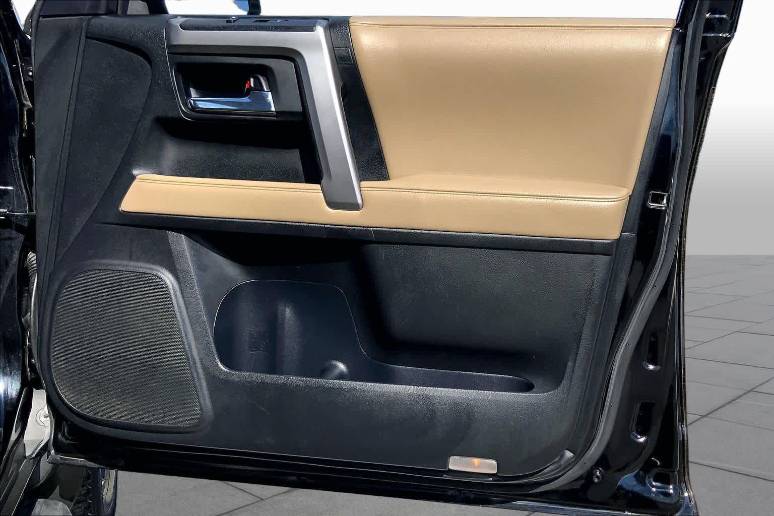 2018 Toyota 4Runner photo 22 of 35