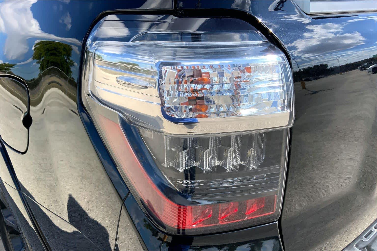 2018 Toyota 4Runner photo 28 of 35