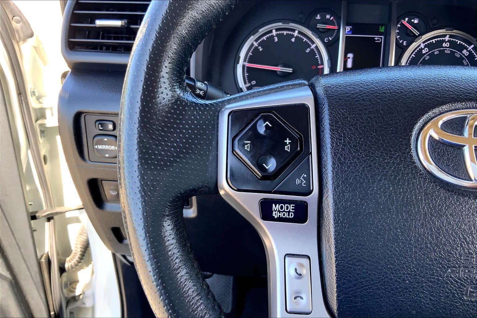 2020 Toyota 4Runner photo 23 of 36