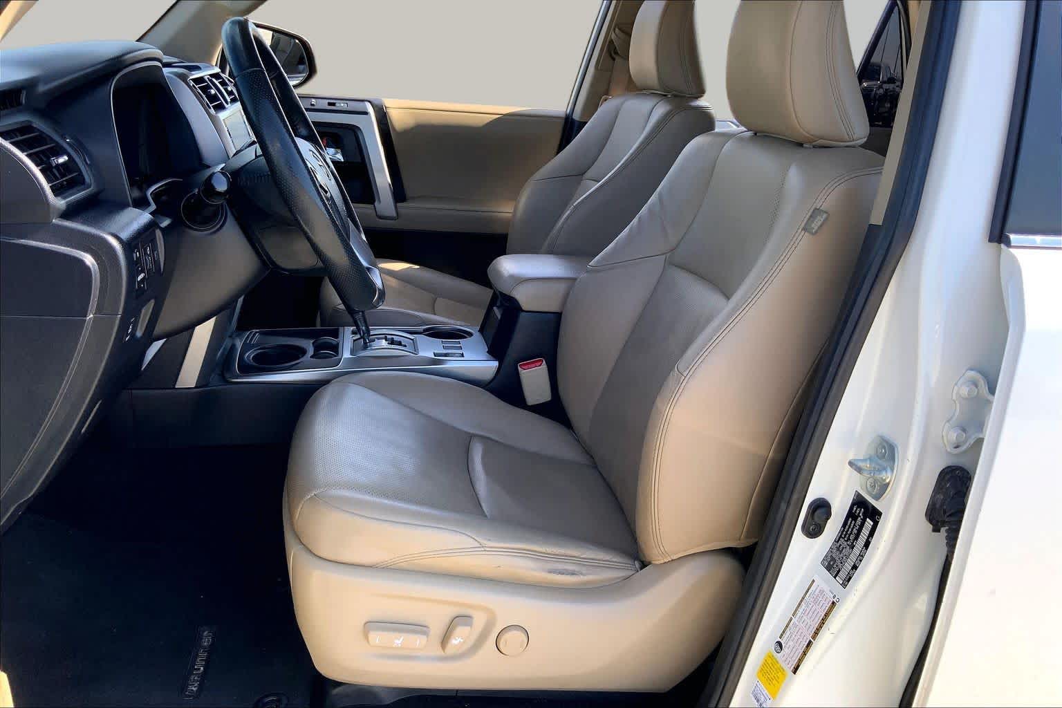 2020 Toyota 4Runner photo 8 of 36