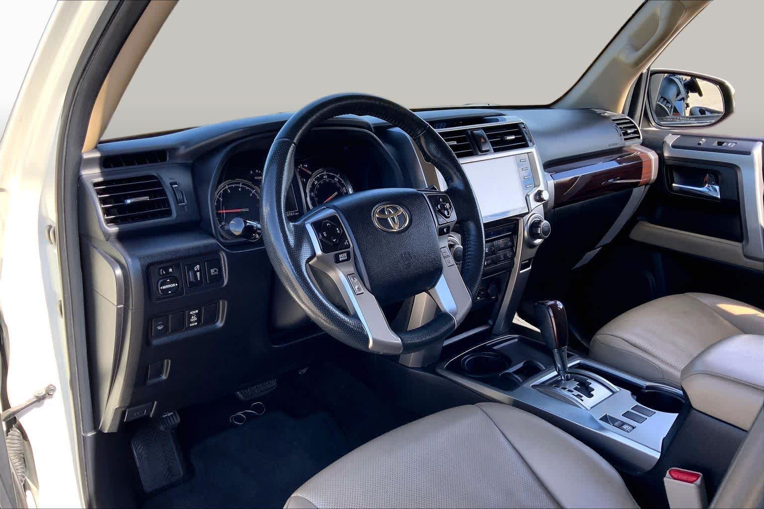2020 Toyota 4Runner photo 17 of 36