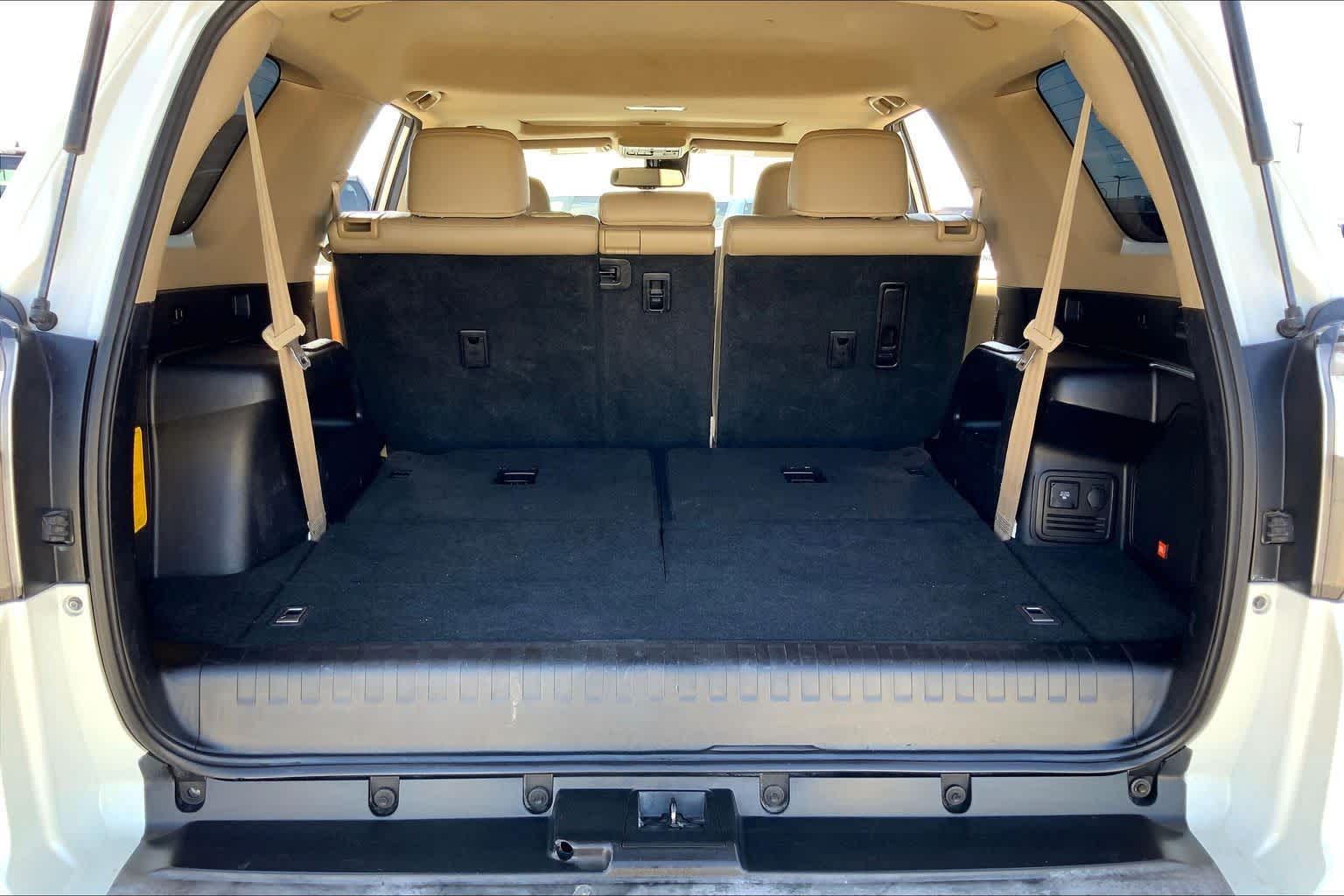 2020 Toyota 4Runner photo 34 of 36