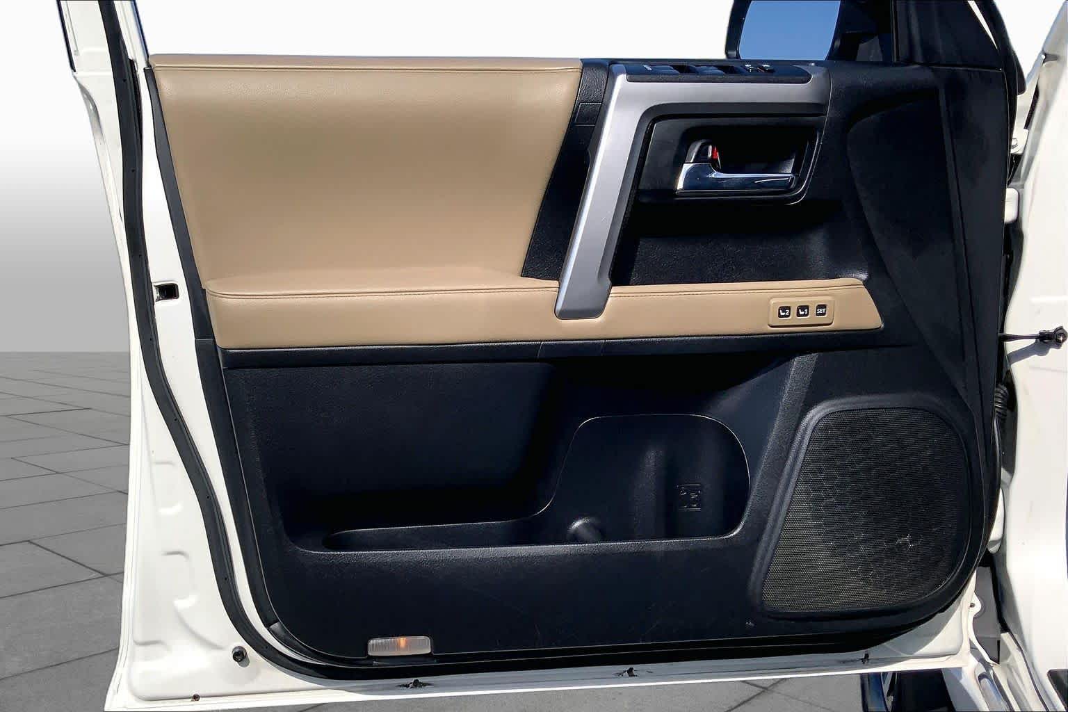 2020 Toyota 4Runner photo 21 of 36