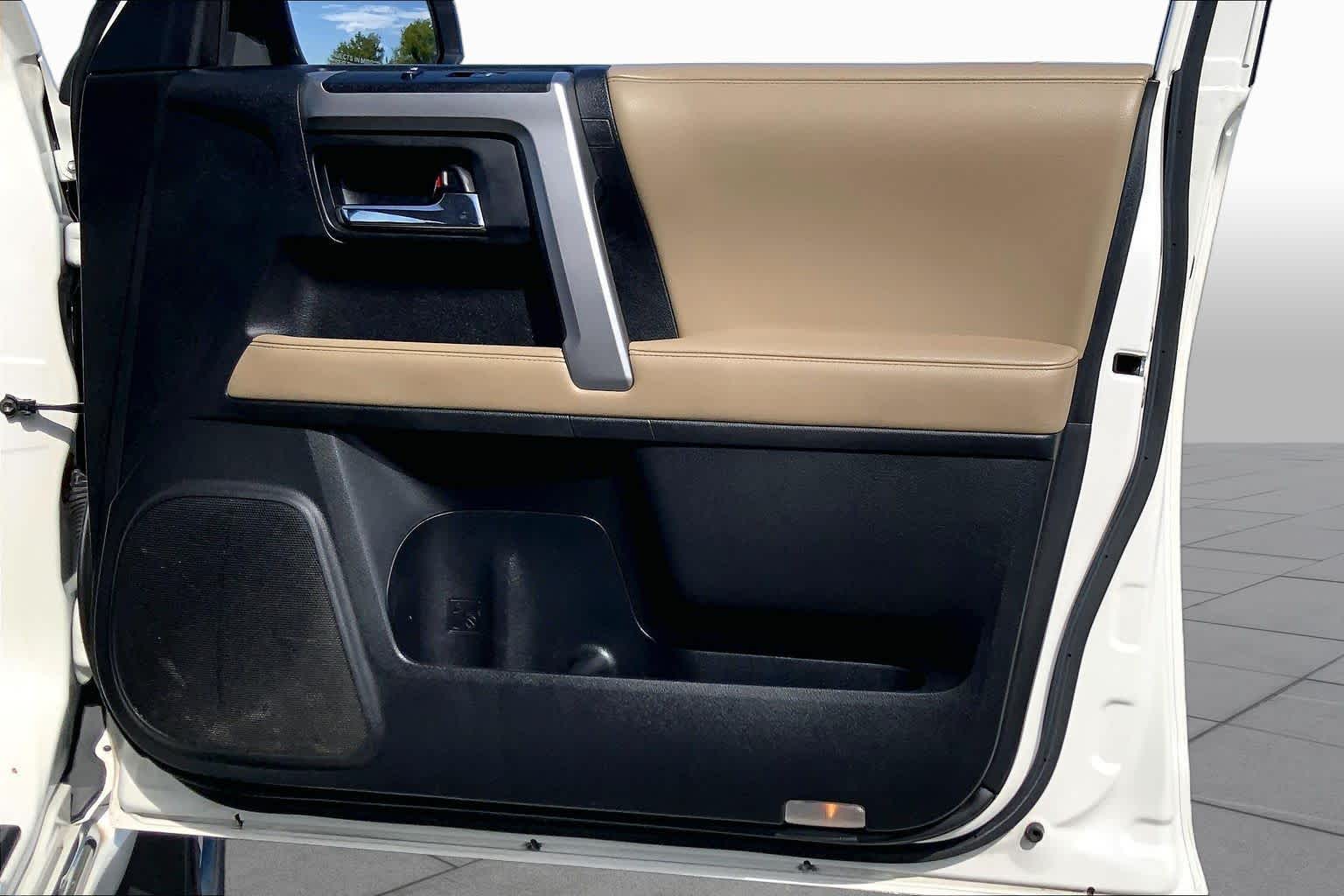 2020 Toyota 4Runner photo 22 of 36