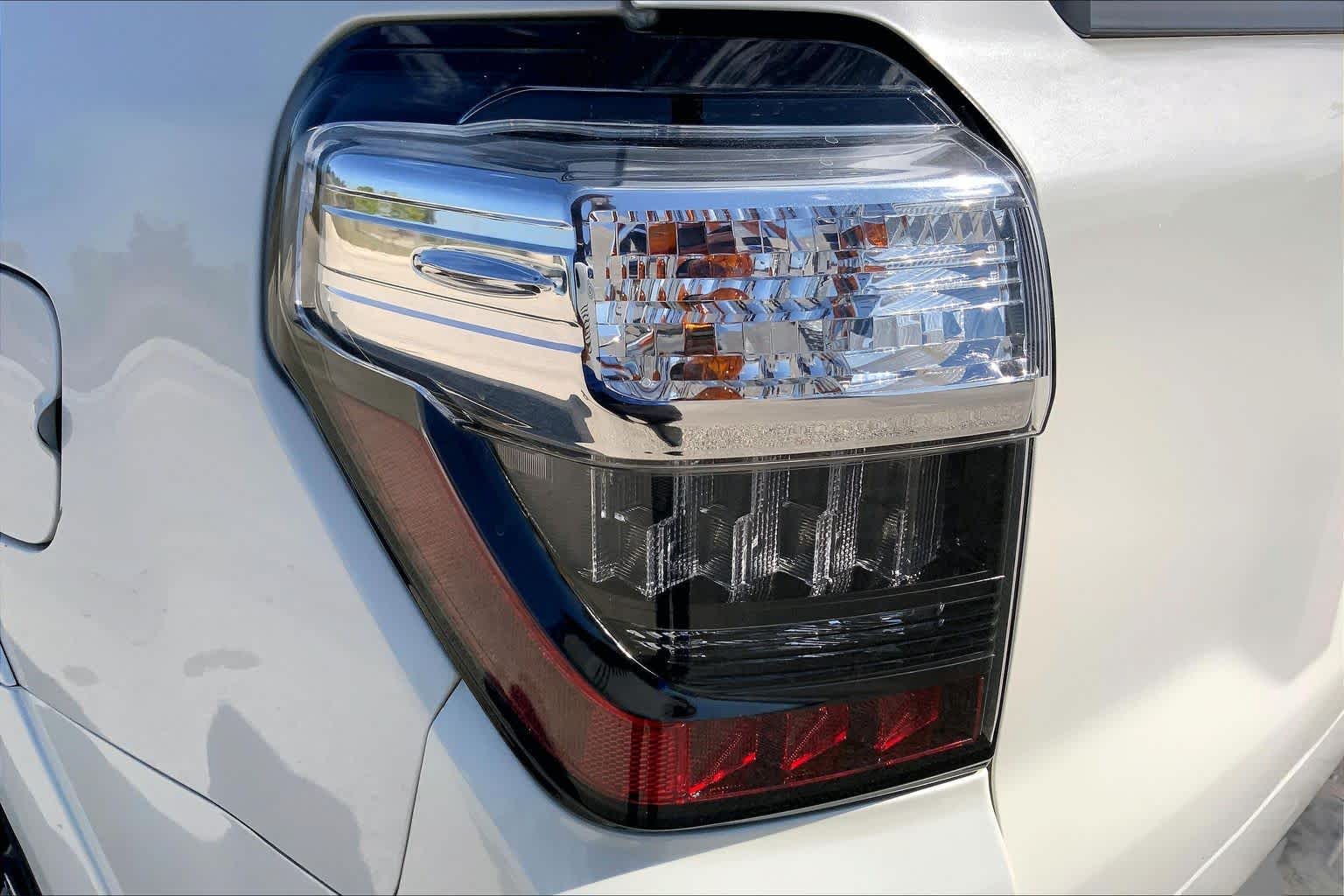 2020 Toyota 4Runner photo 28 of 36