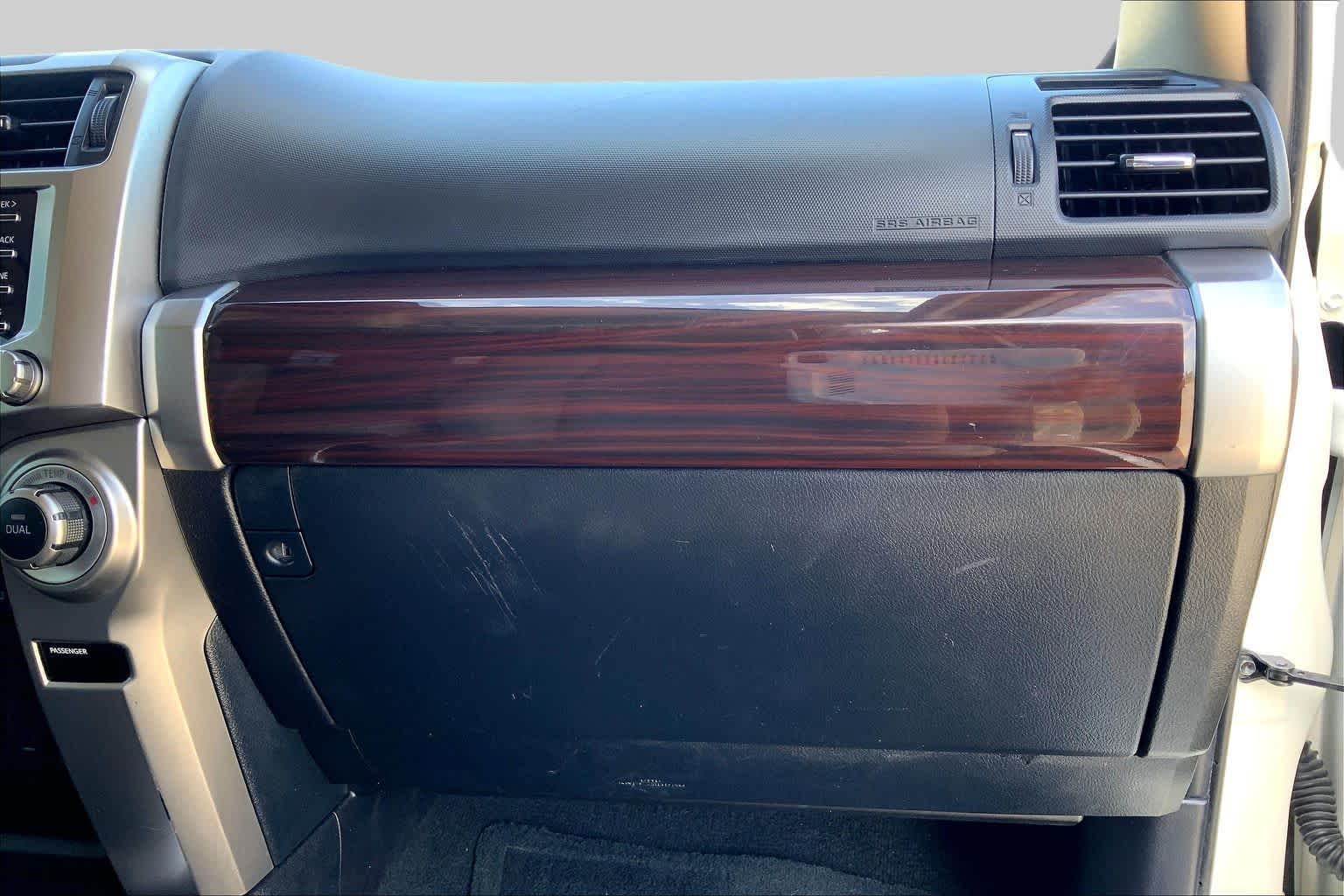 2020 Toyota 4Runner photo 18 of 36