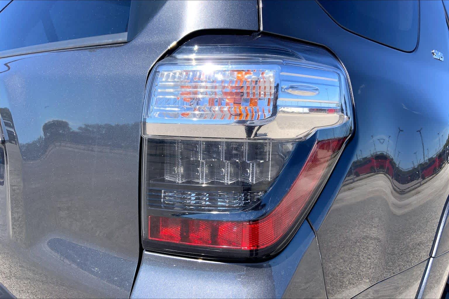 2018 Toyota 4Runner photo 10 of 36
