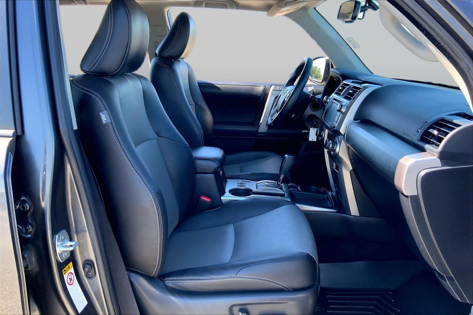 2018 Toyota 4Runner photo 9 of 36
