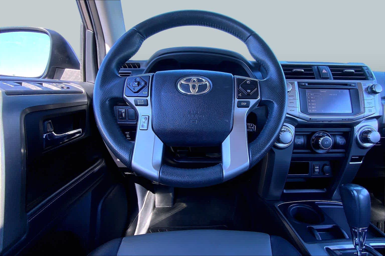 2018 Toyota 4Runner photo 6 of 36