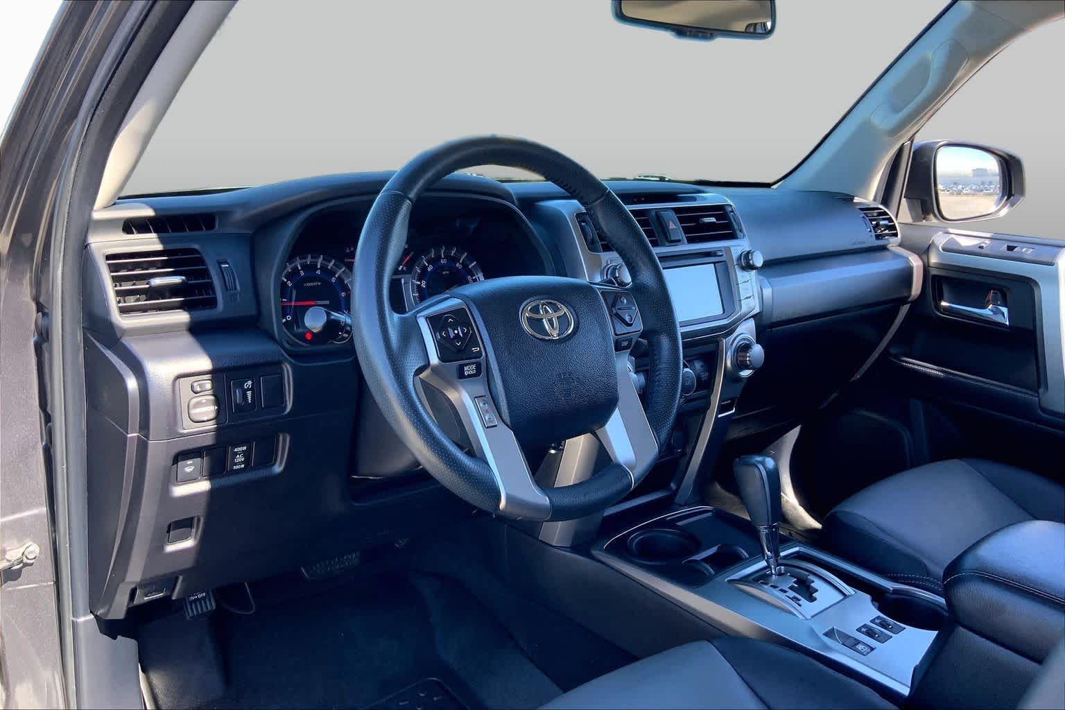 2018 Toyota 4Runner photo 17 of 36