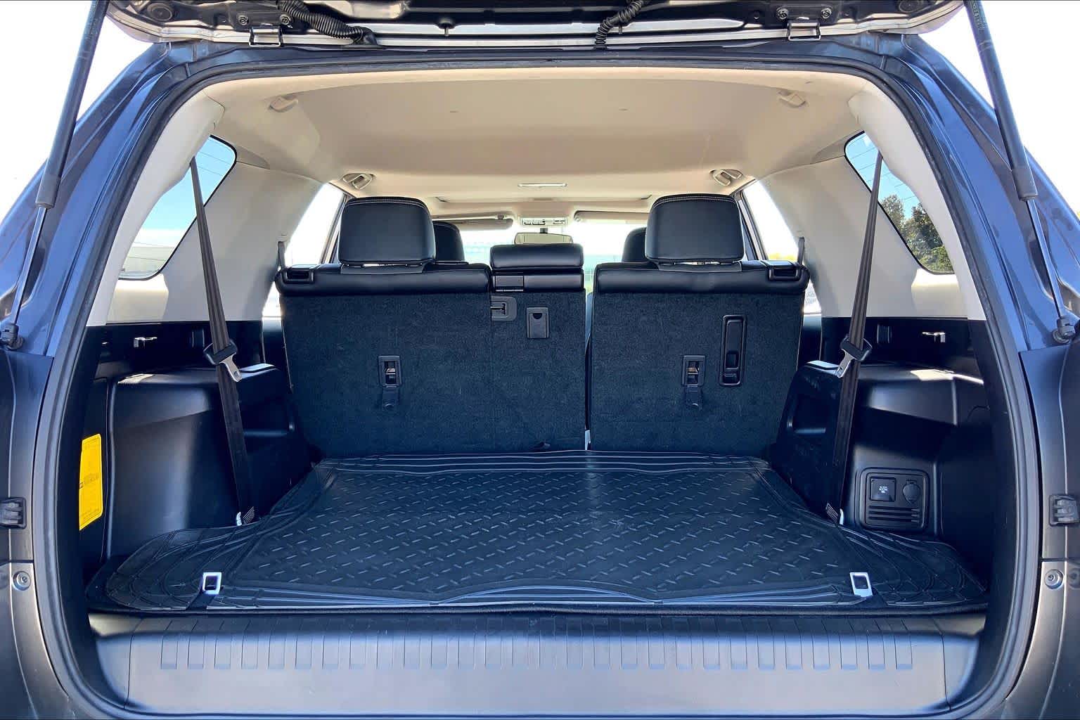 2018 Toyota 4Runner photo 34 of 36