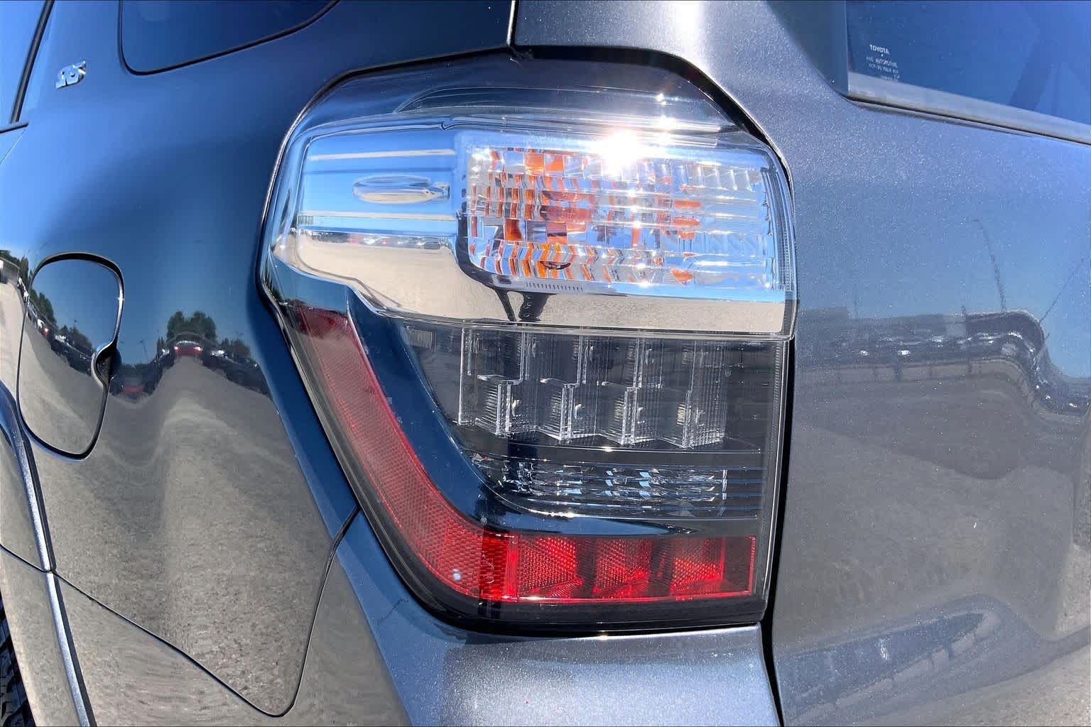 2018 Toyota 4Runner photo 28 of 36