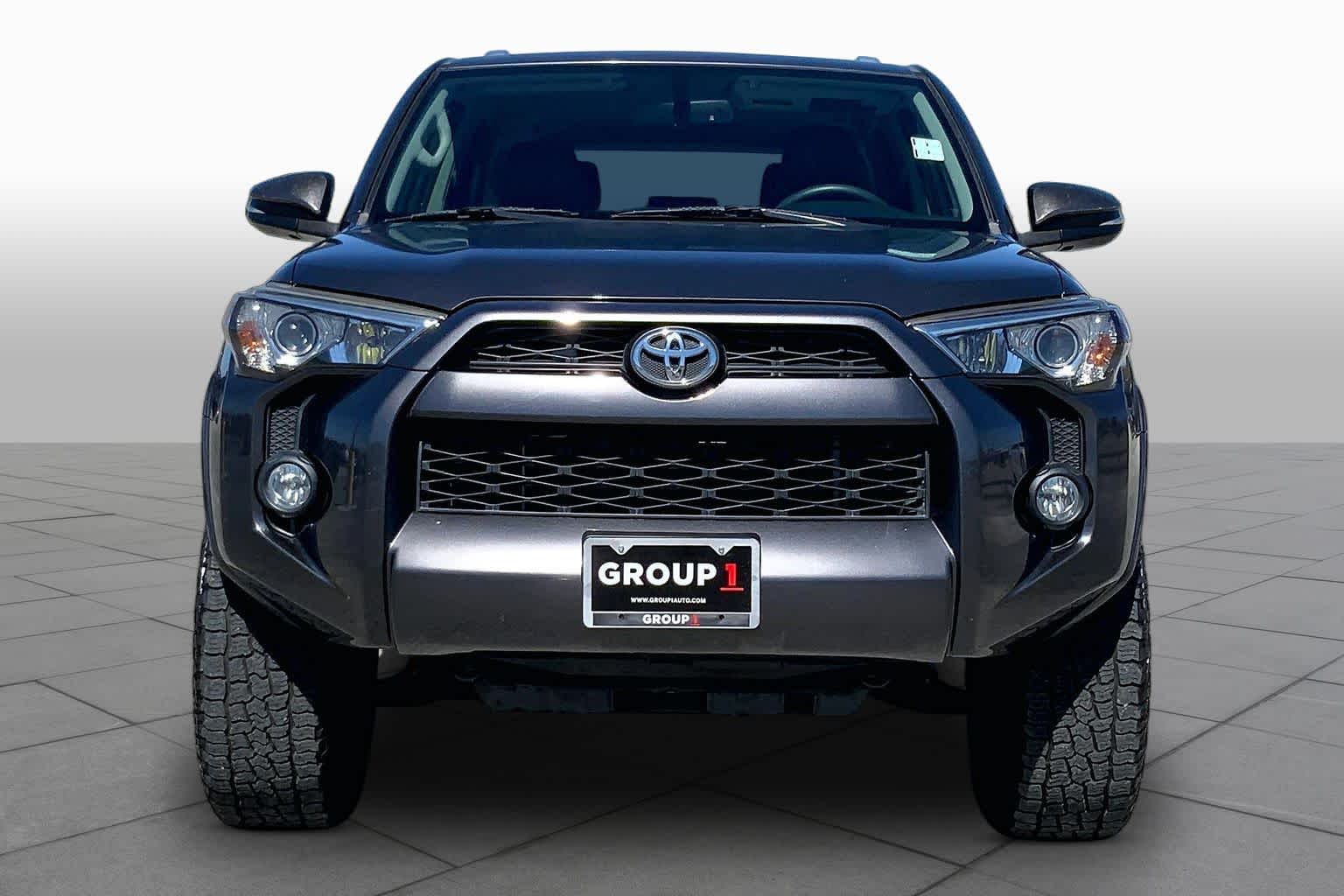 2018 Toyota 4Runner photo 4 of 36