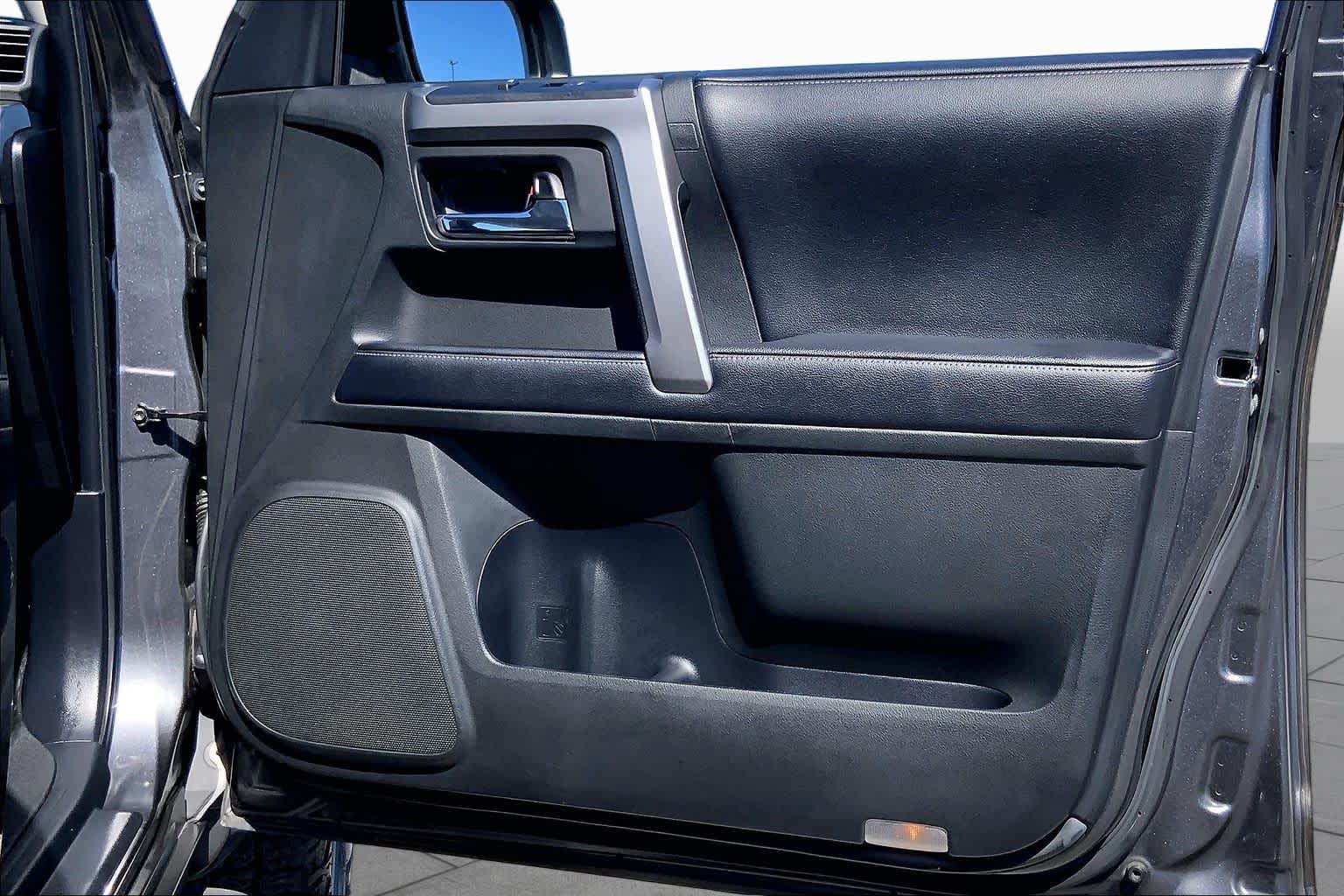 2018 Toyota 4Runner photo 22 of 36