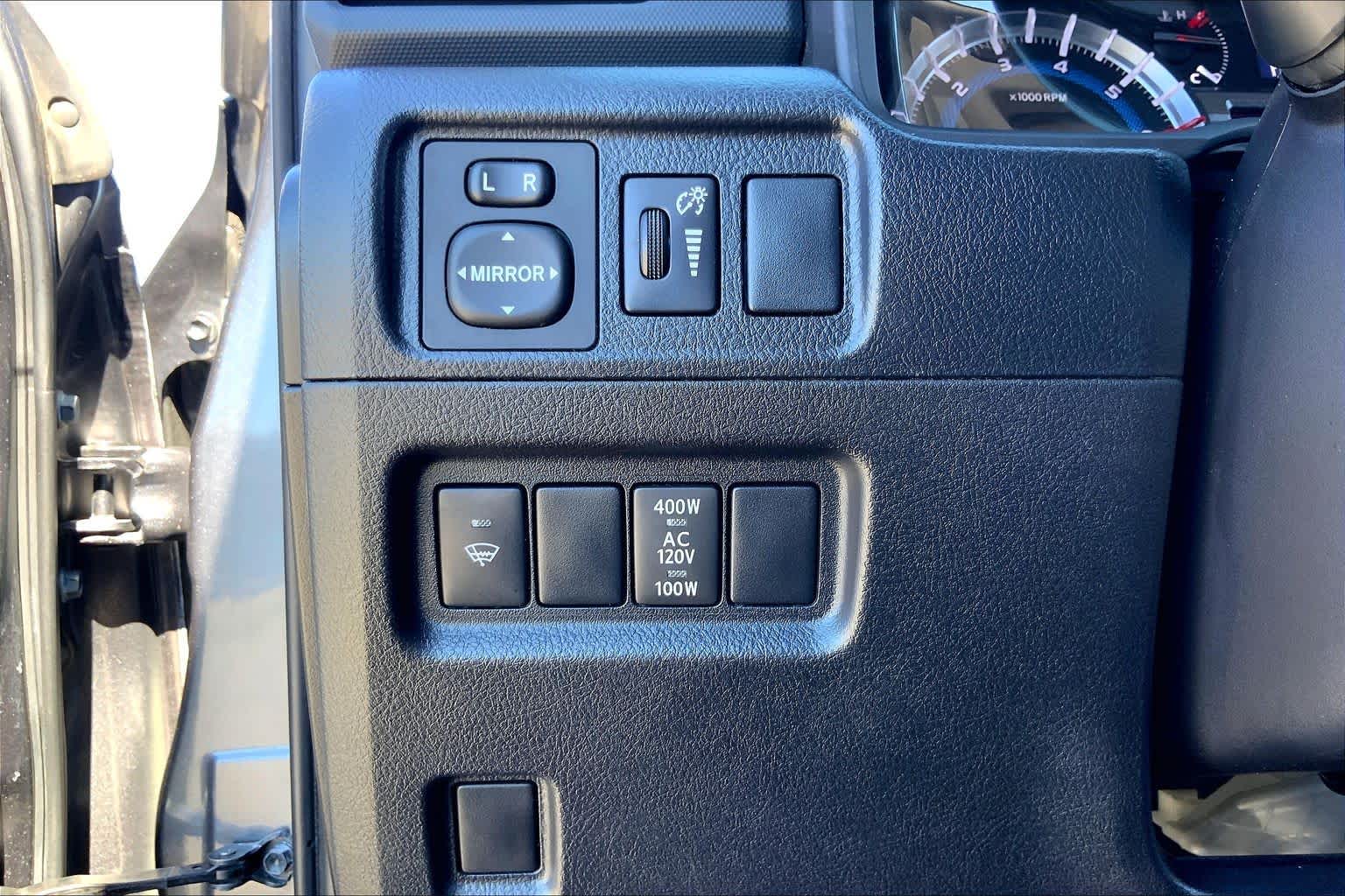 2018 Toyota 4Runner photo 33 of 36