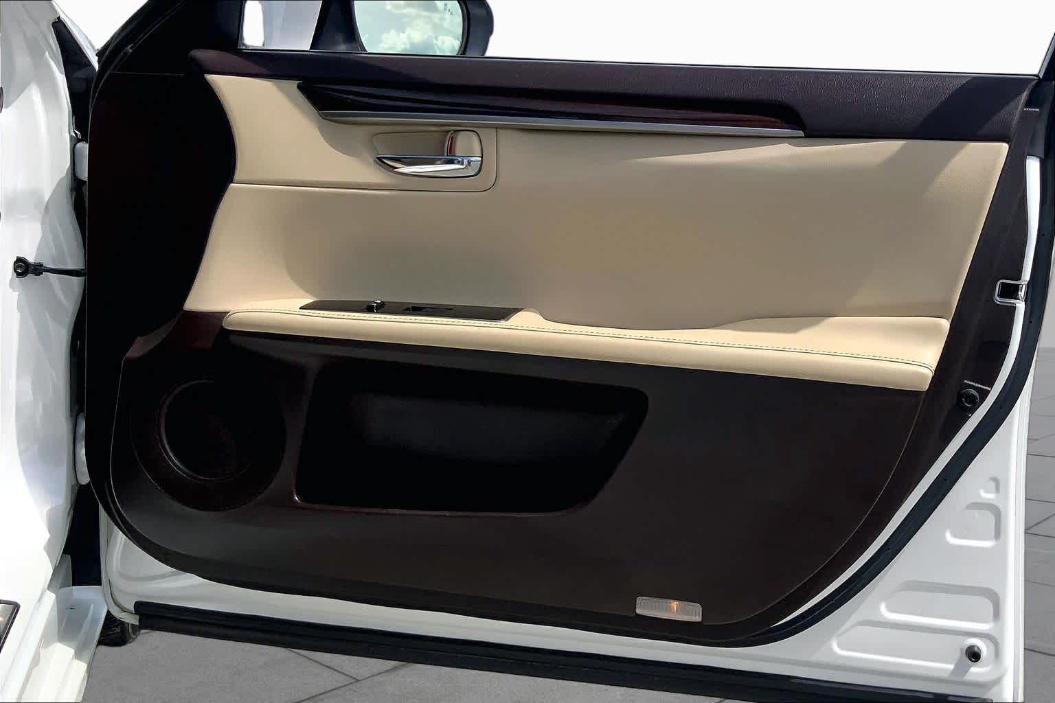 2017 Lexus ES 350  Eminent White Pearl at Lexus Southwest Houston