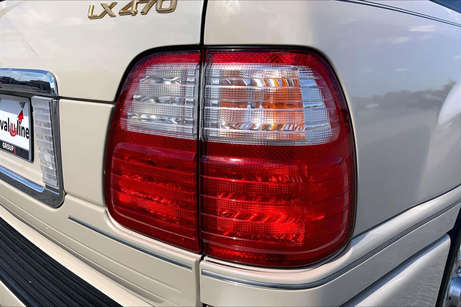 2005 Lexus LX 470 photo 9 of 35