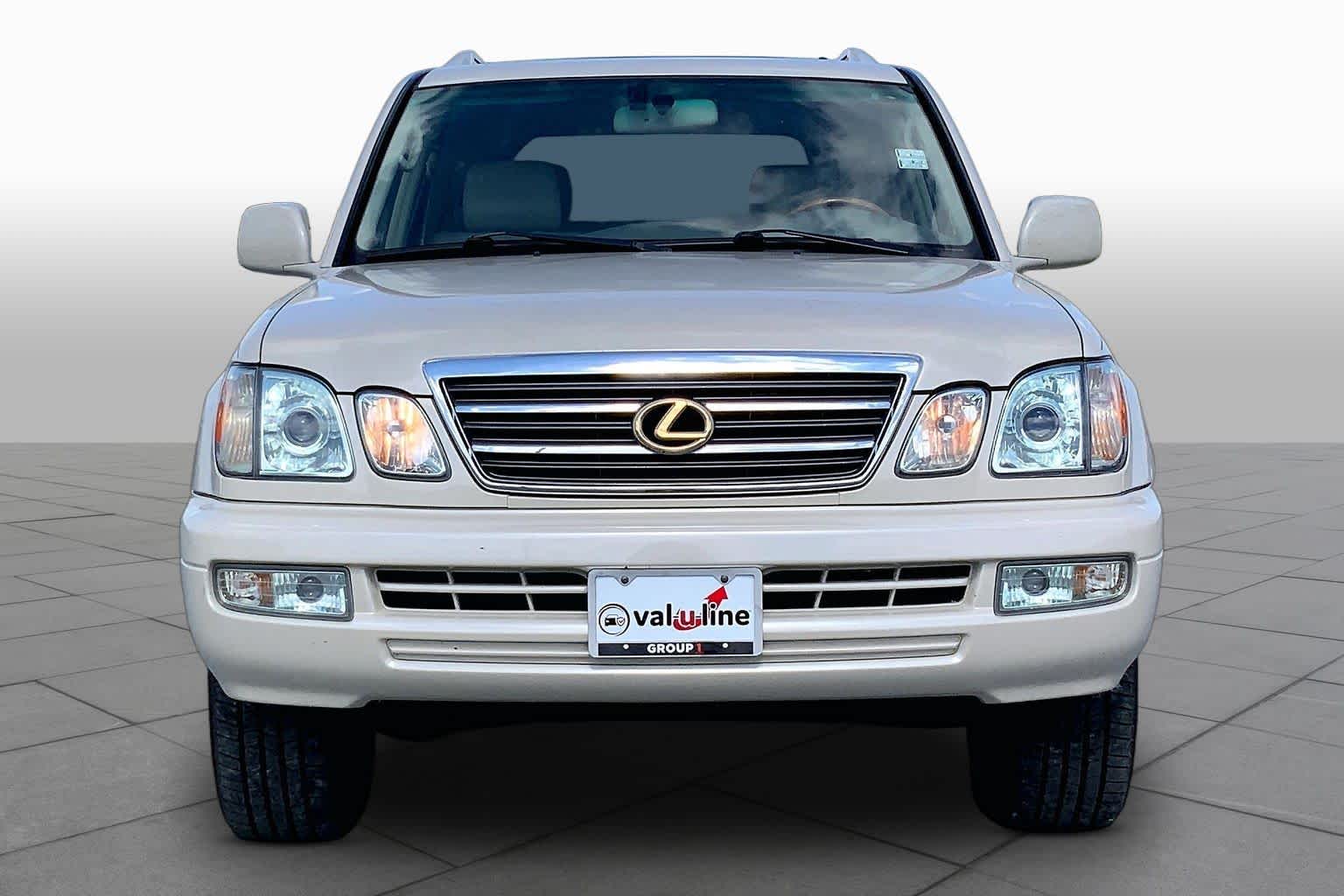 2005 Lexus LX 470 photo 3 of 35